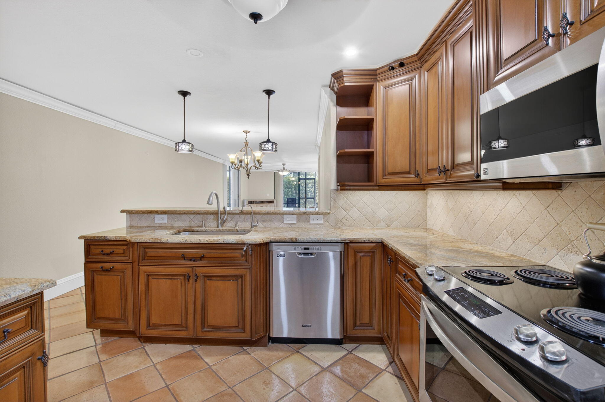 HIDDEN BANYAN CONDO - Residential