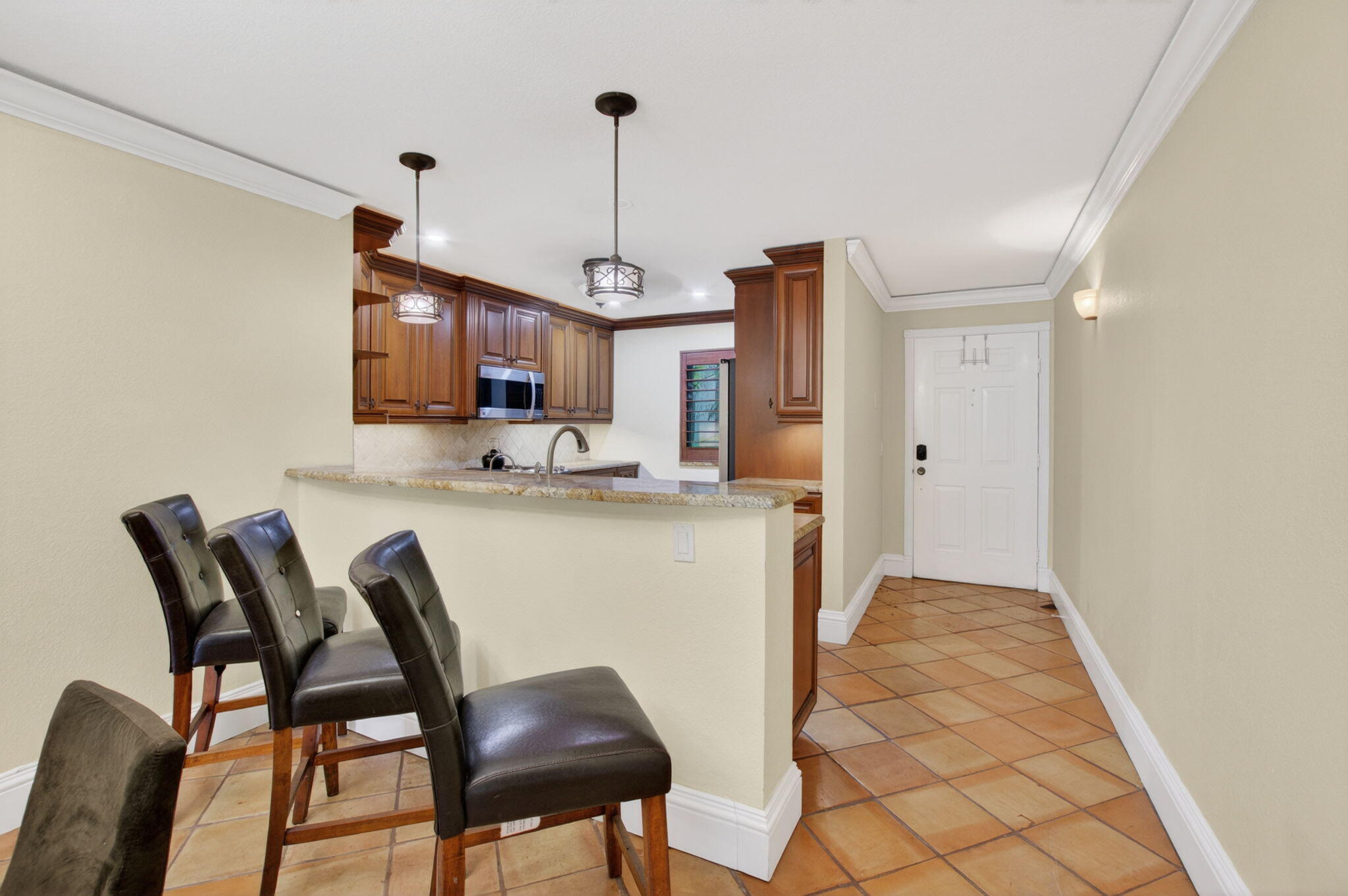 HIDDEN BANYAN CONDO - Residential