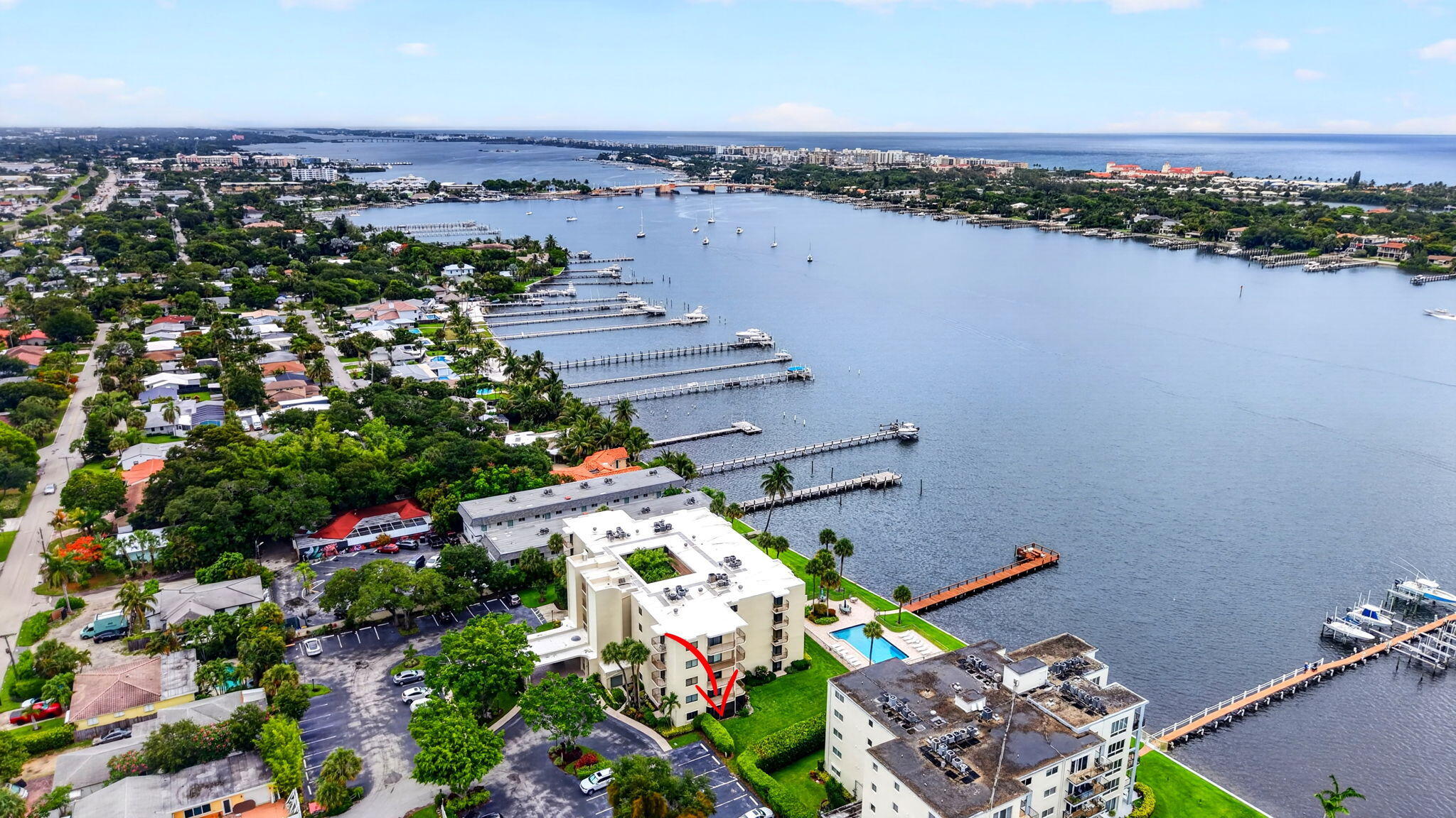 HIDDEN BANYAN CONDO - Residential