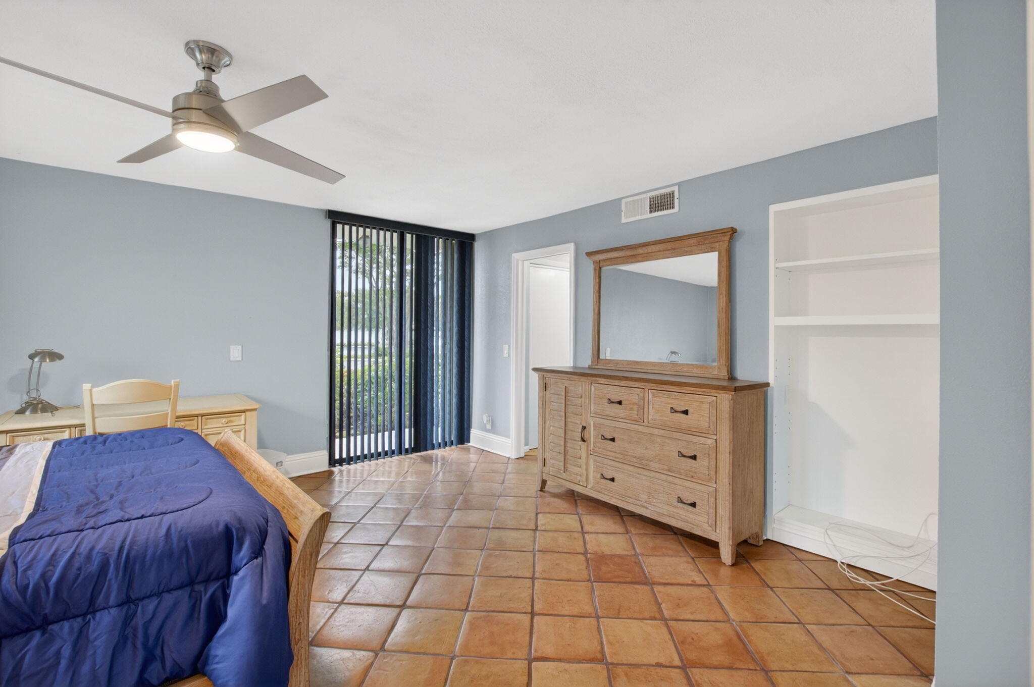 HIDDEN BANYAN CONDO - Residential