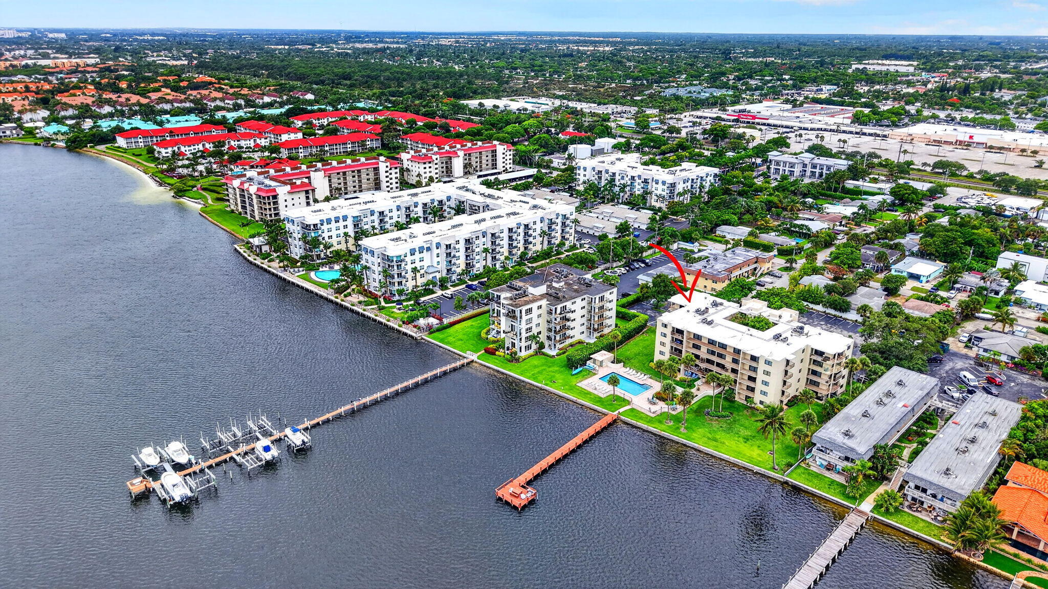 HIDDEN BANYAN CONDO - Residential