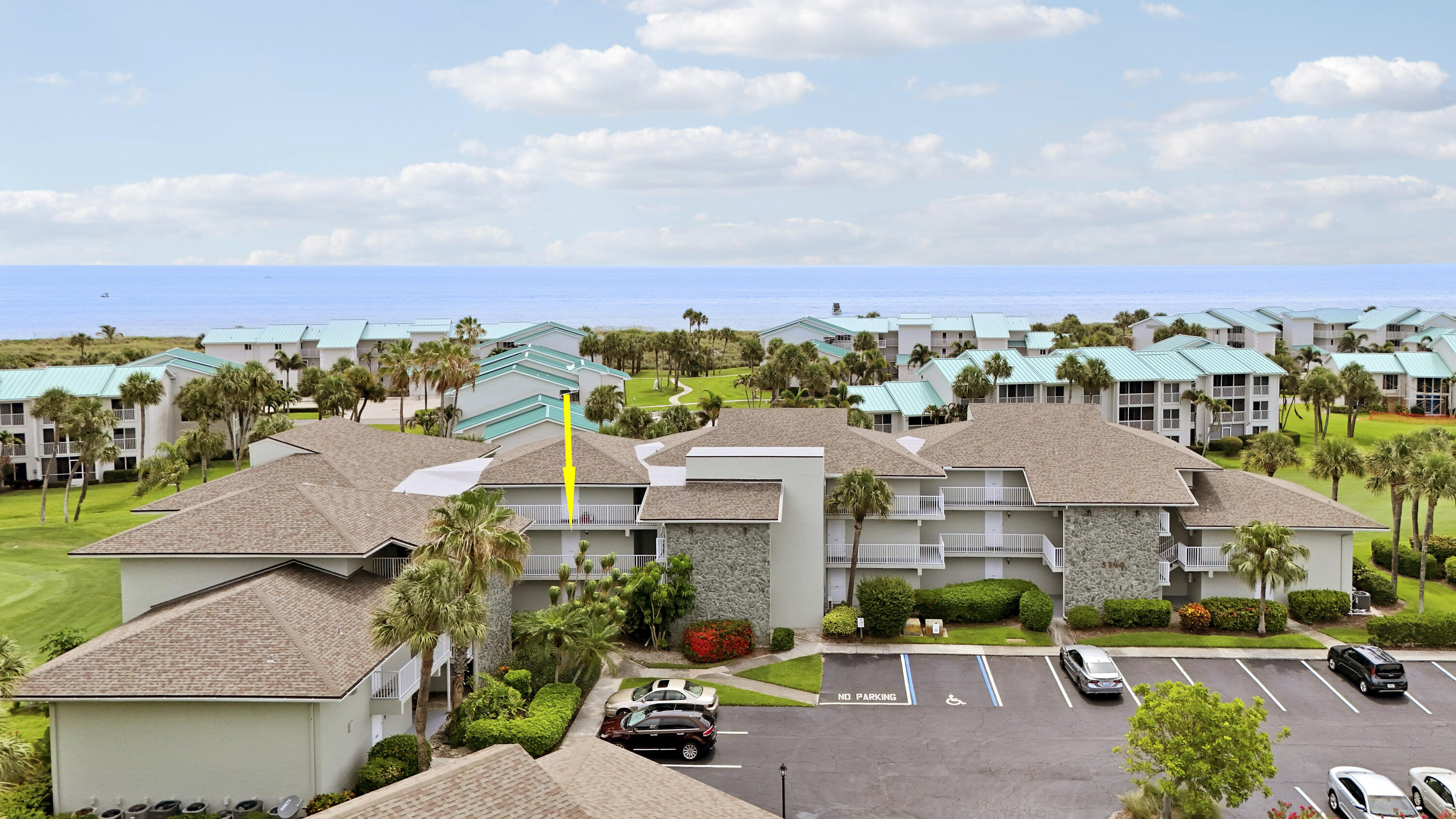 GOLF VILLAS - Residential