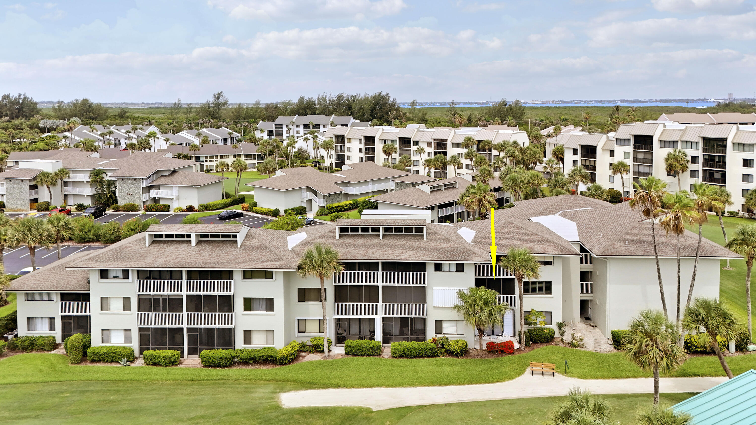 GOLF VILLAS - Residential