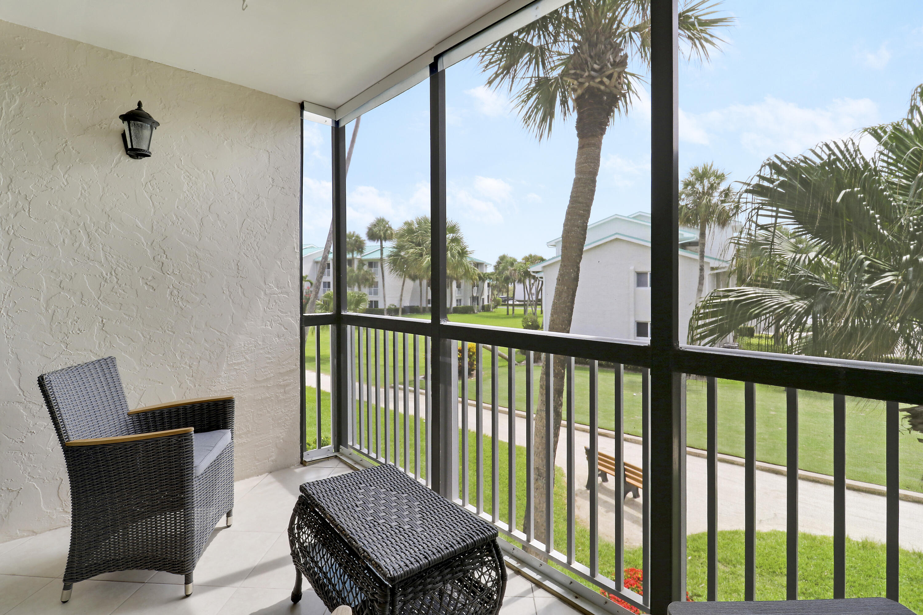 GOLF VILLAS - Residential