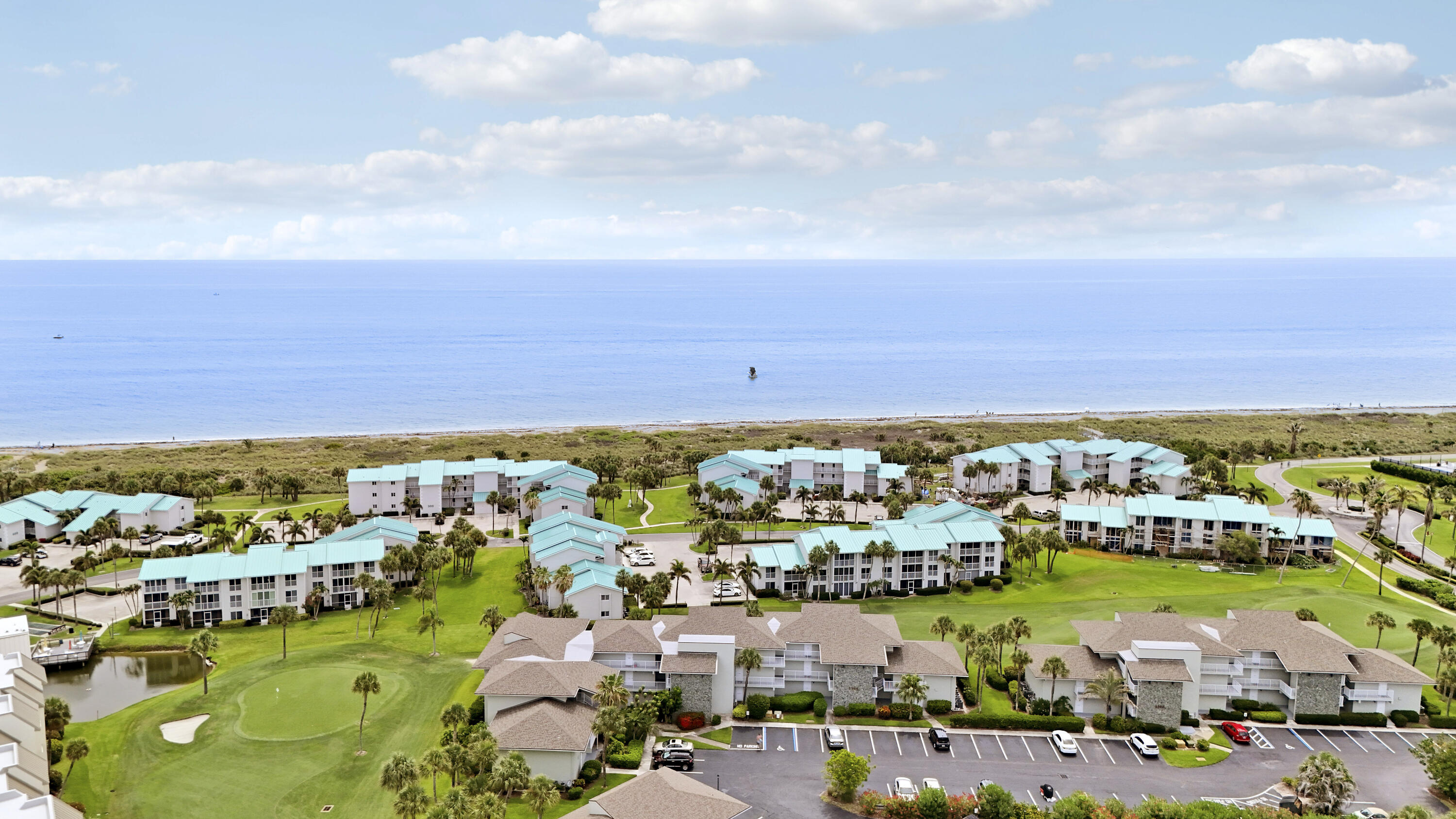 GOLF VILLAS - Residential