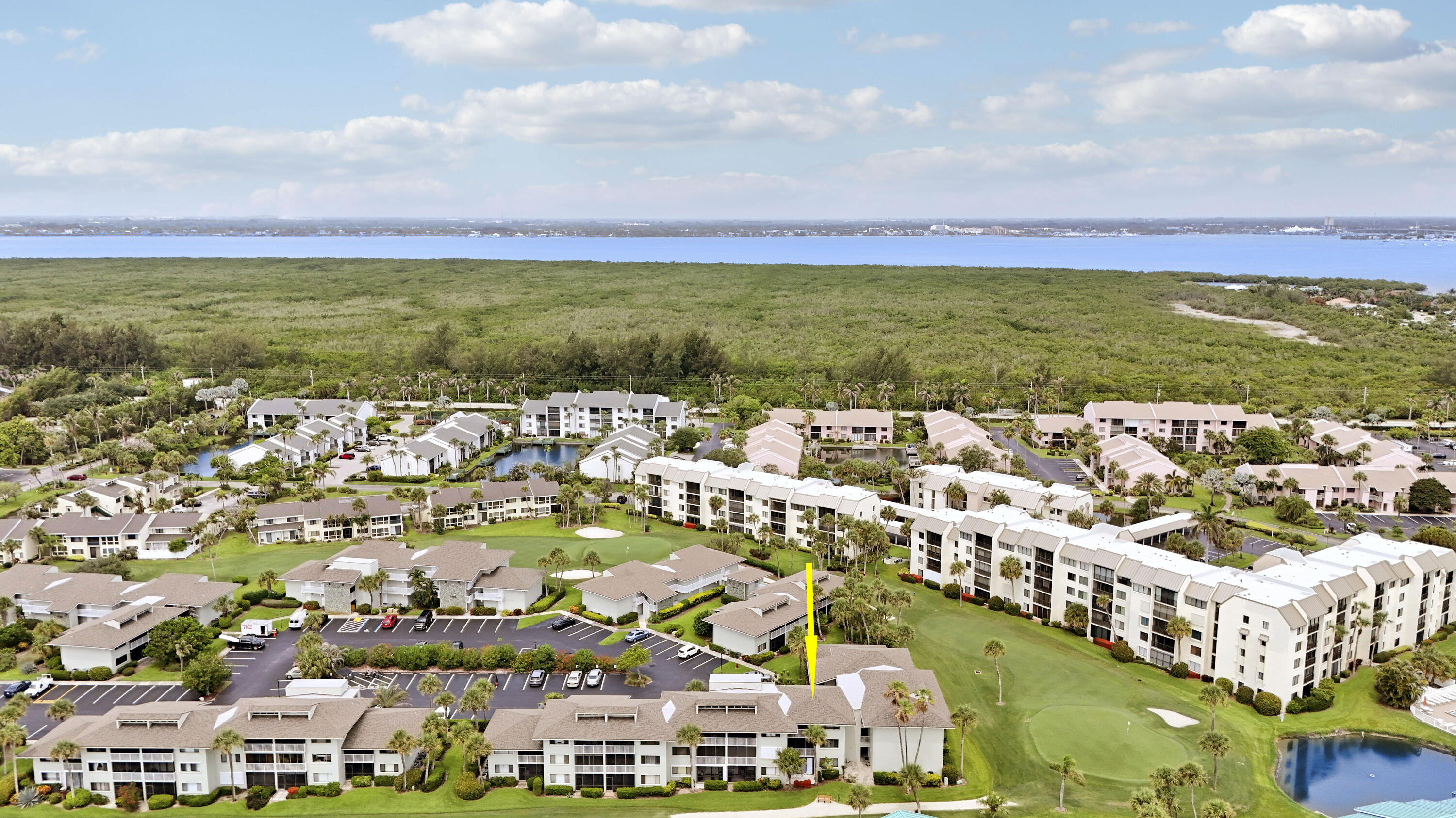 GOLF VILLAS - Residential