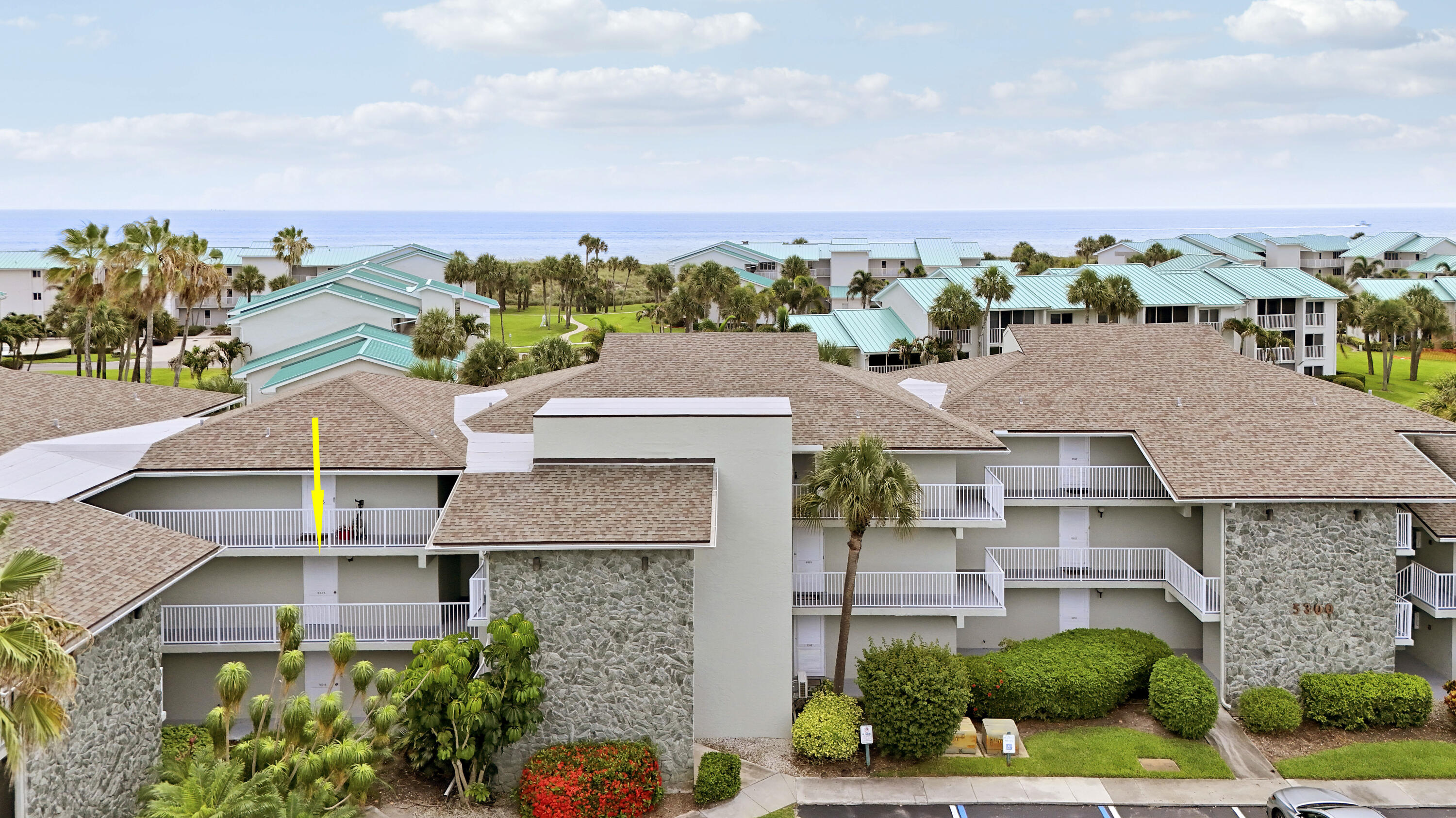 GOLF VILLAS - Residential