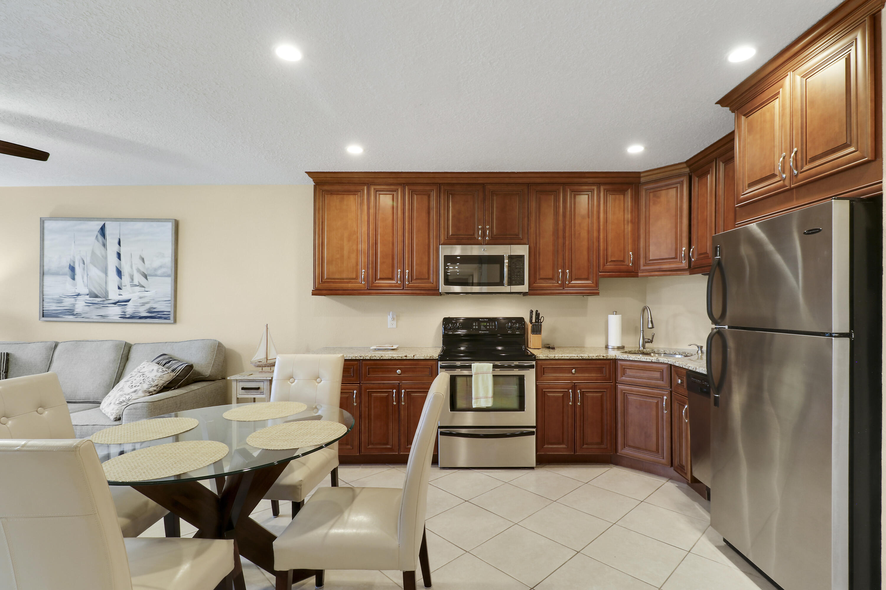 GOLF VILLAS - Residential
