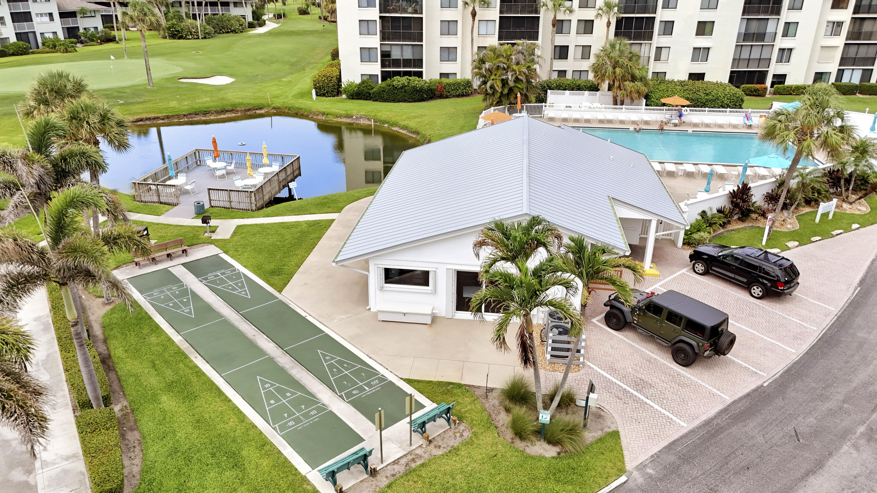 GOLF VILLAS - Residential