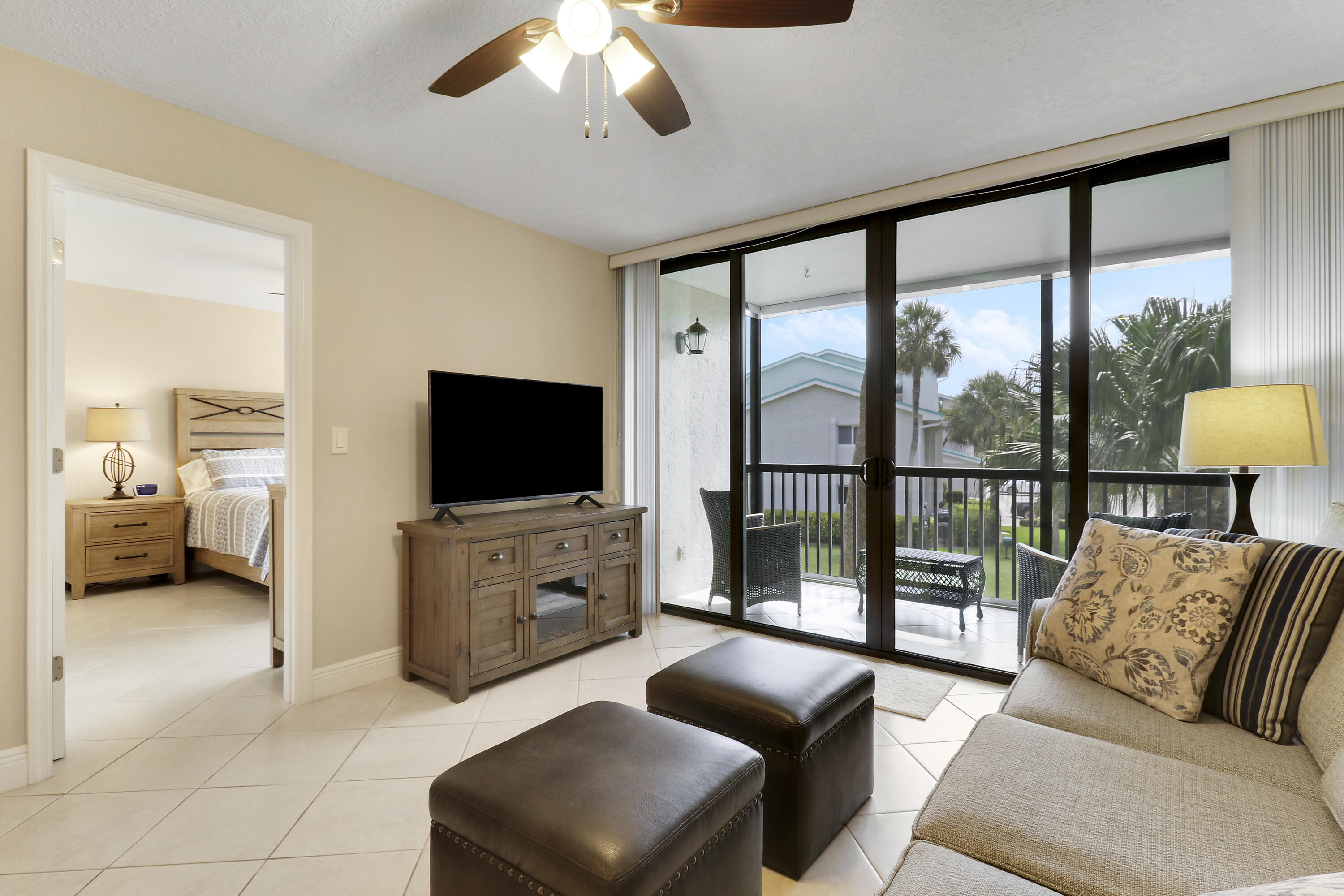 GOLF VILLAS - Residential