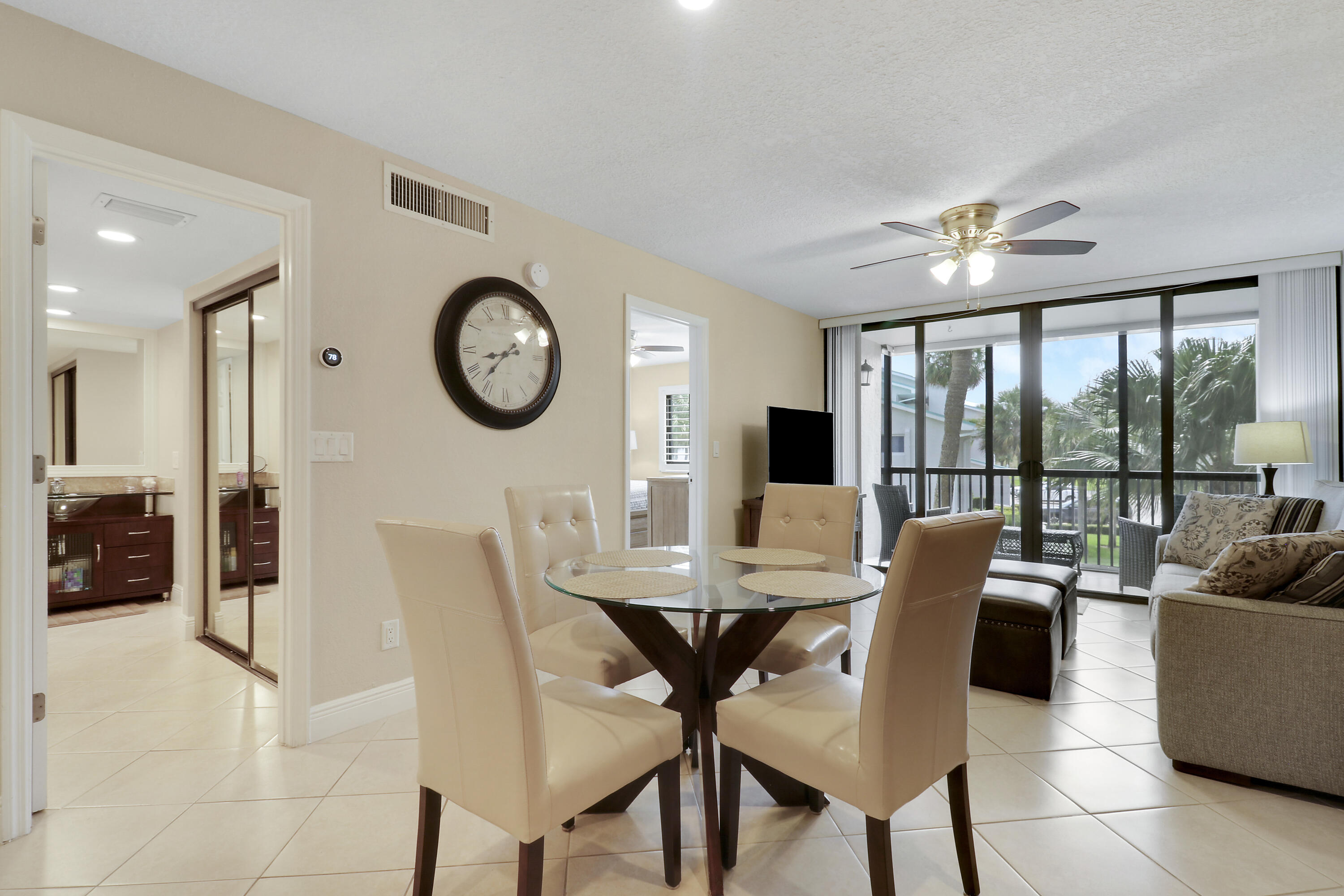 GOLF VILLAS - Residential