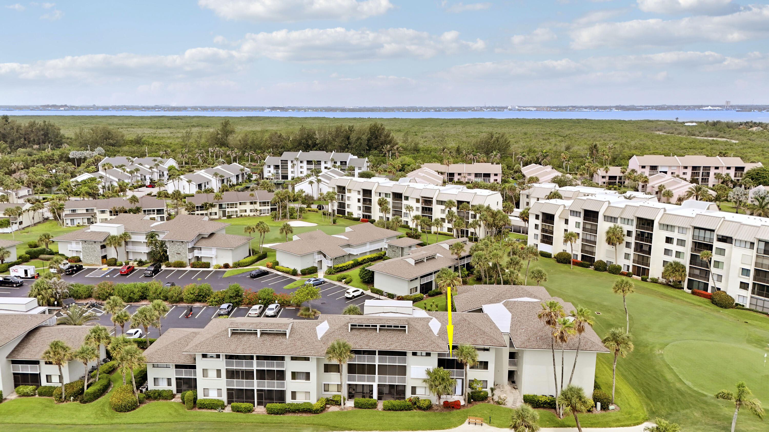 GOLF VILLAS - Residential