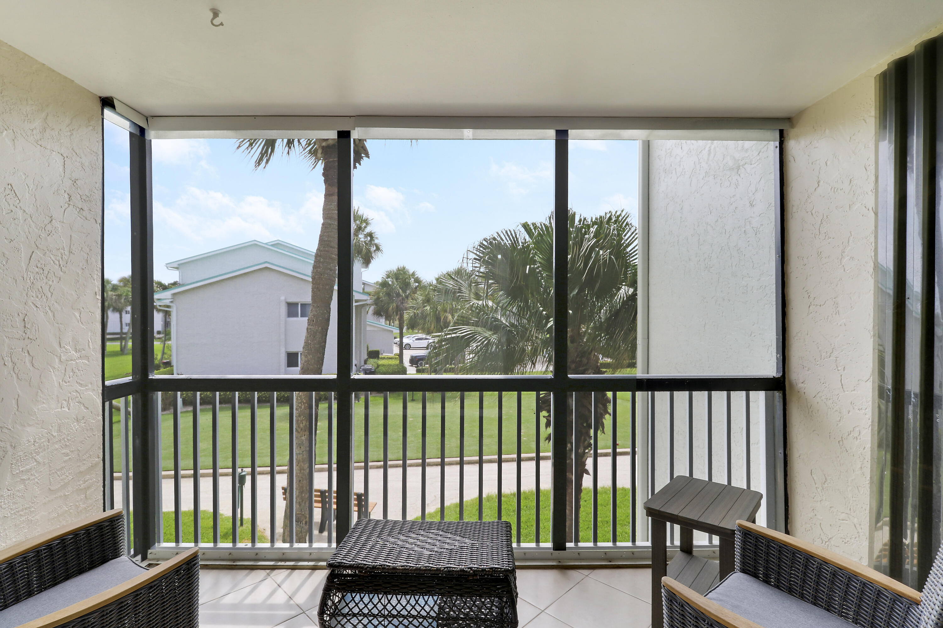 GOLF VILLAS - Residential