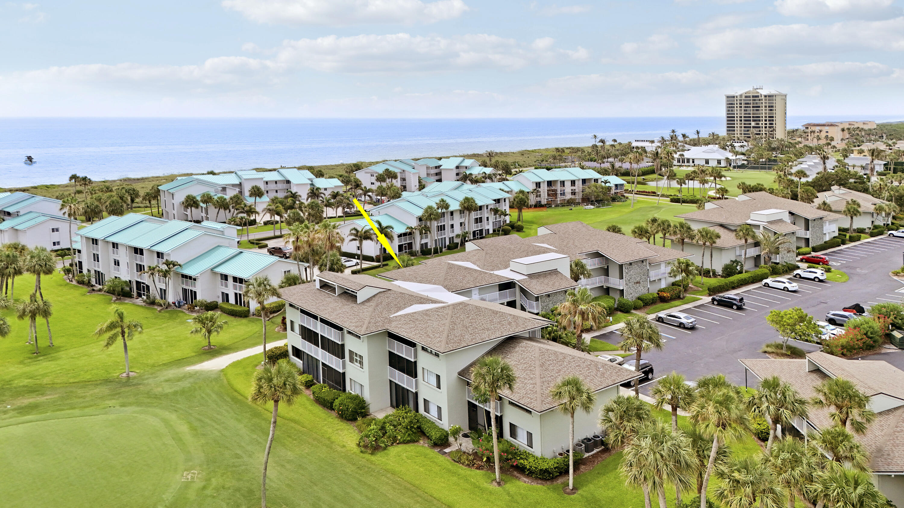 GOLF VILLAS - Residential