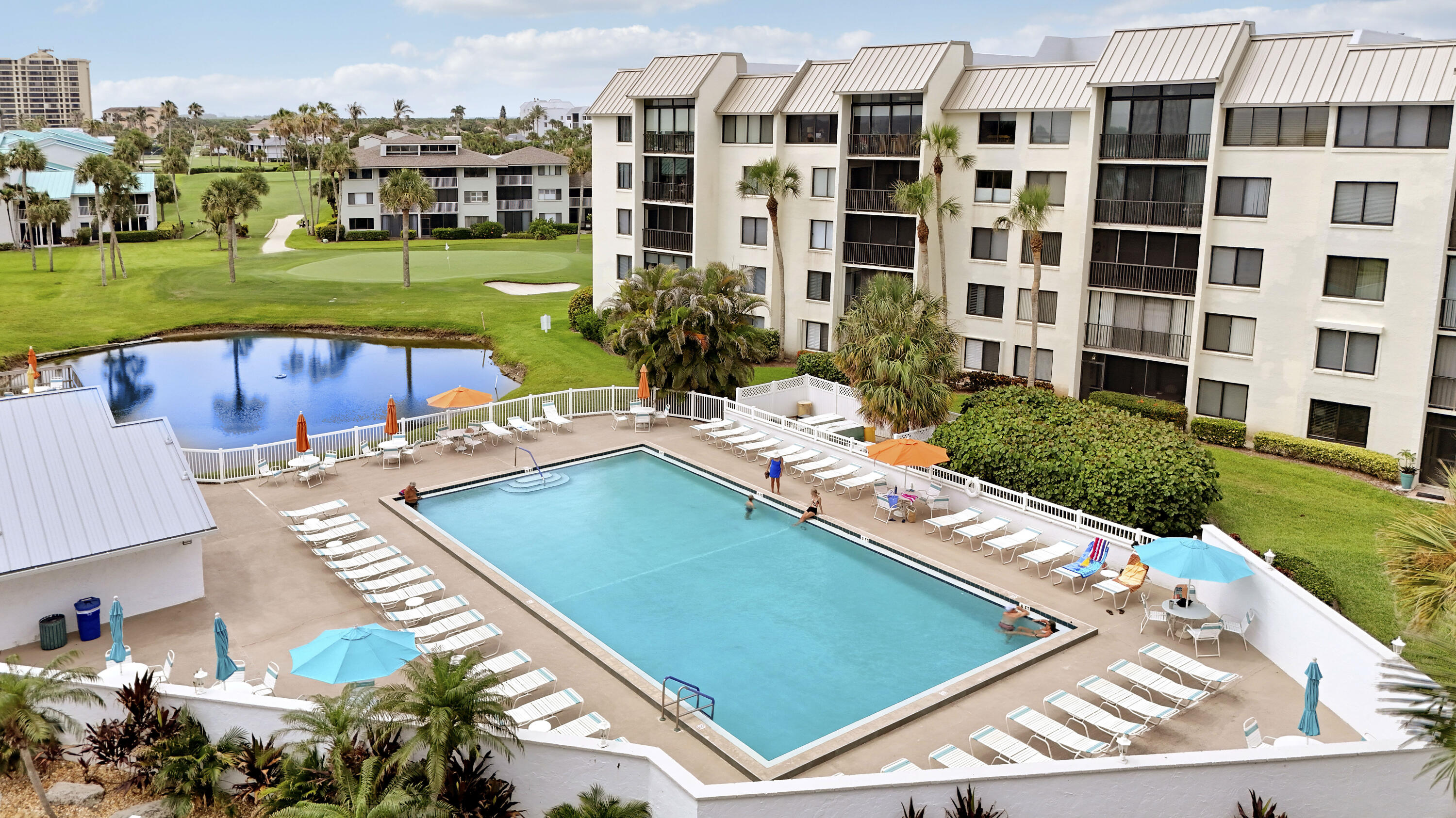 GOLF VILLAS - Residential