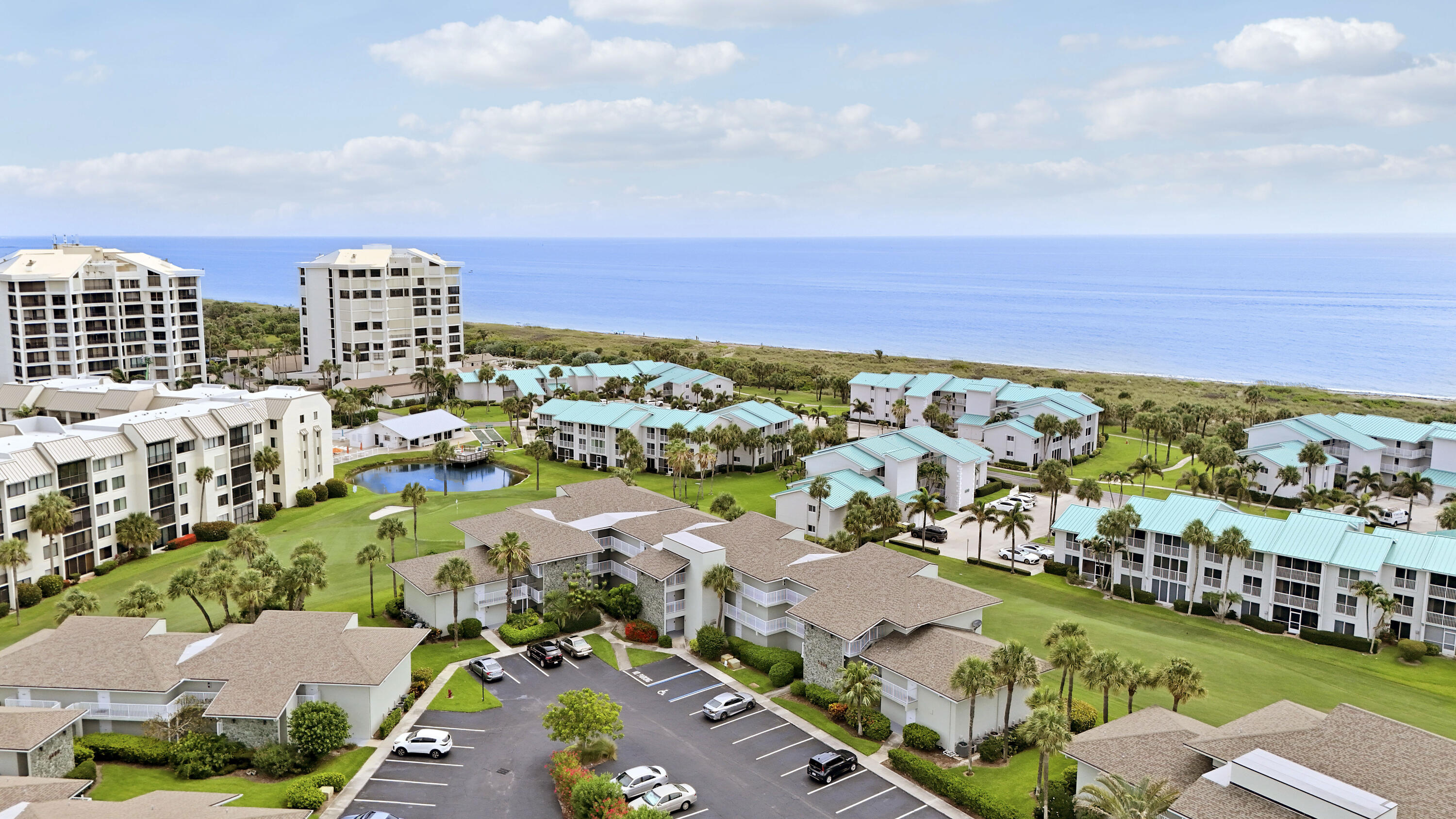 GOLF VILLAS - Residential