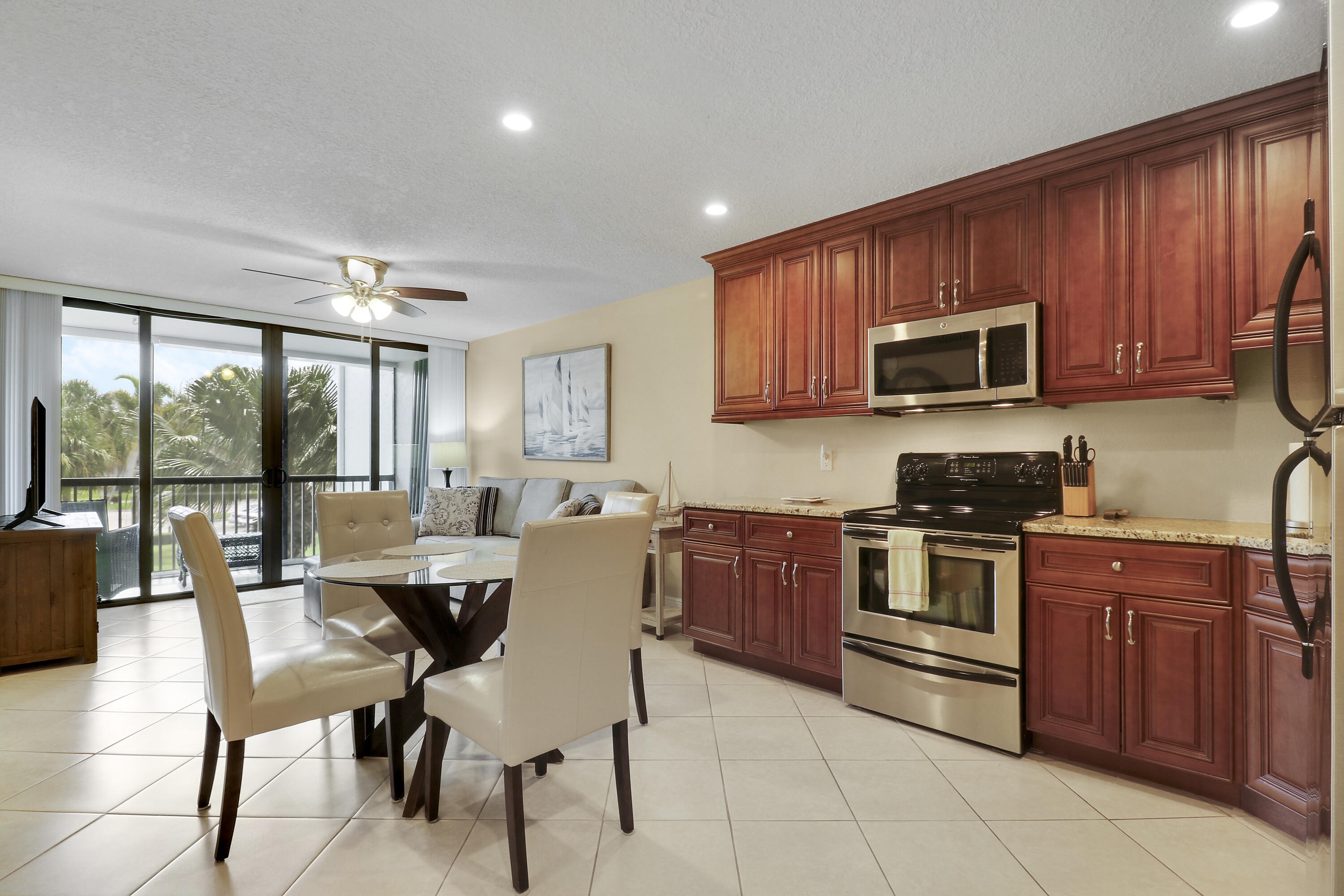 GOLF VILLAS - Residential