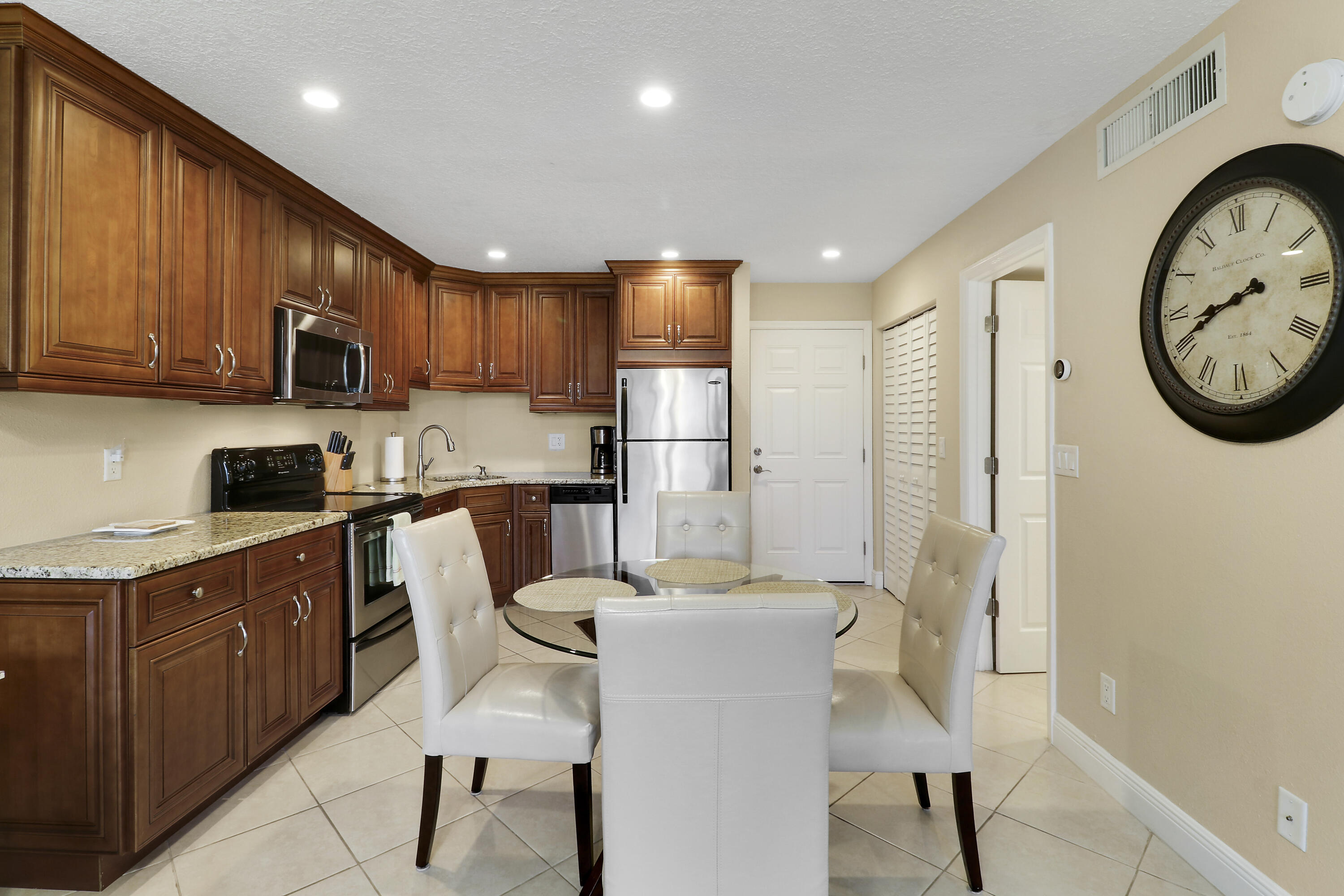 GOLF VILLAS - Residential
