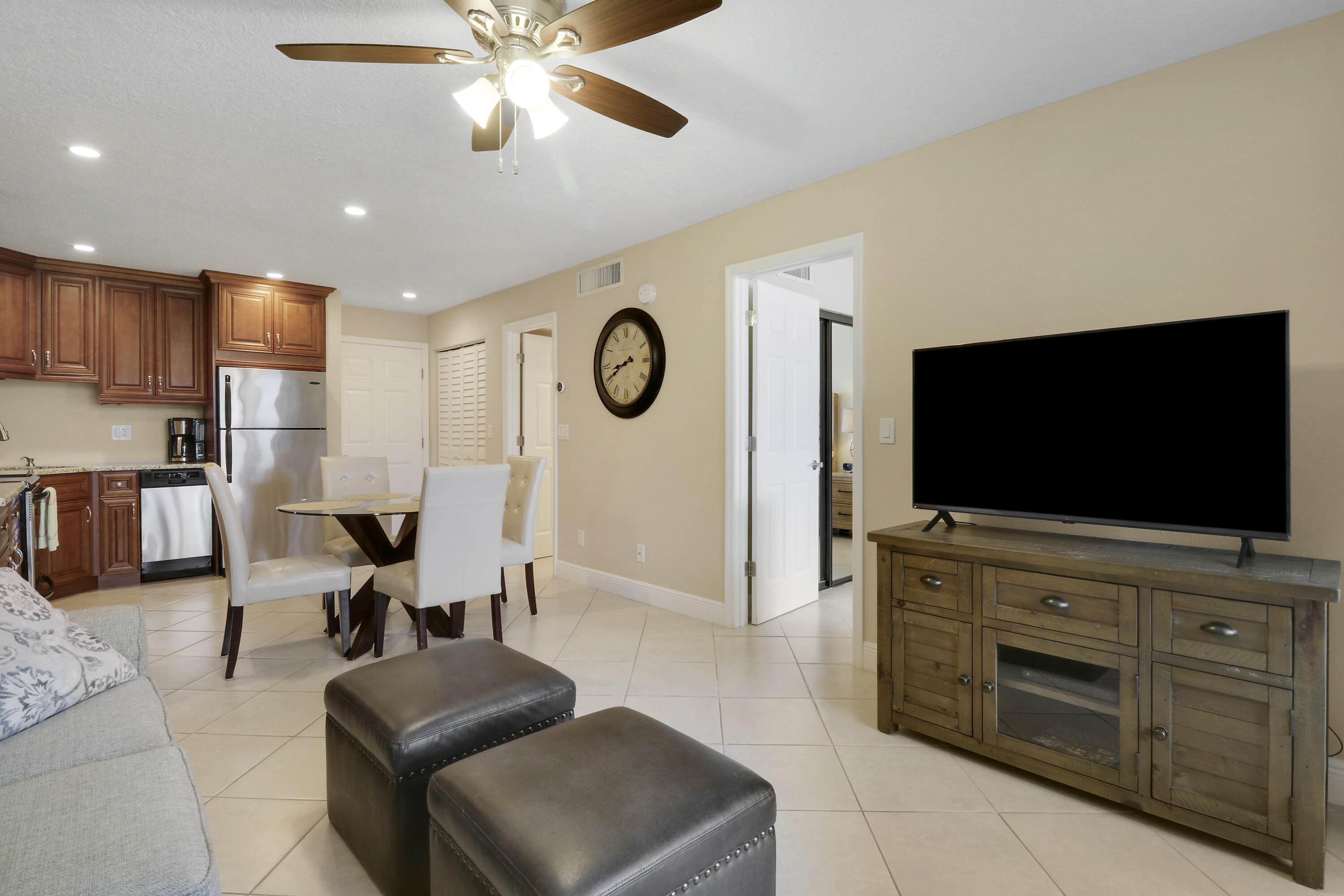 GOLF VILLAS - Residential