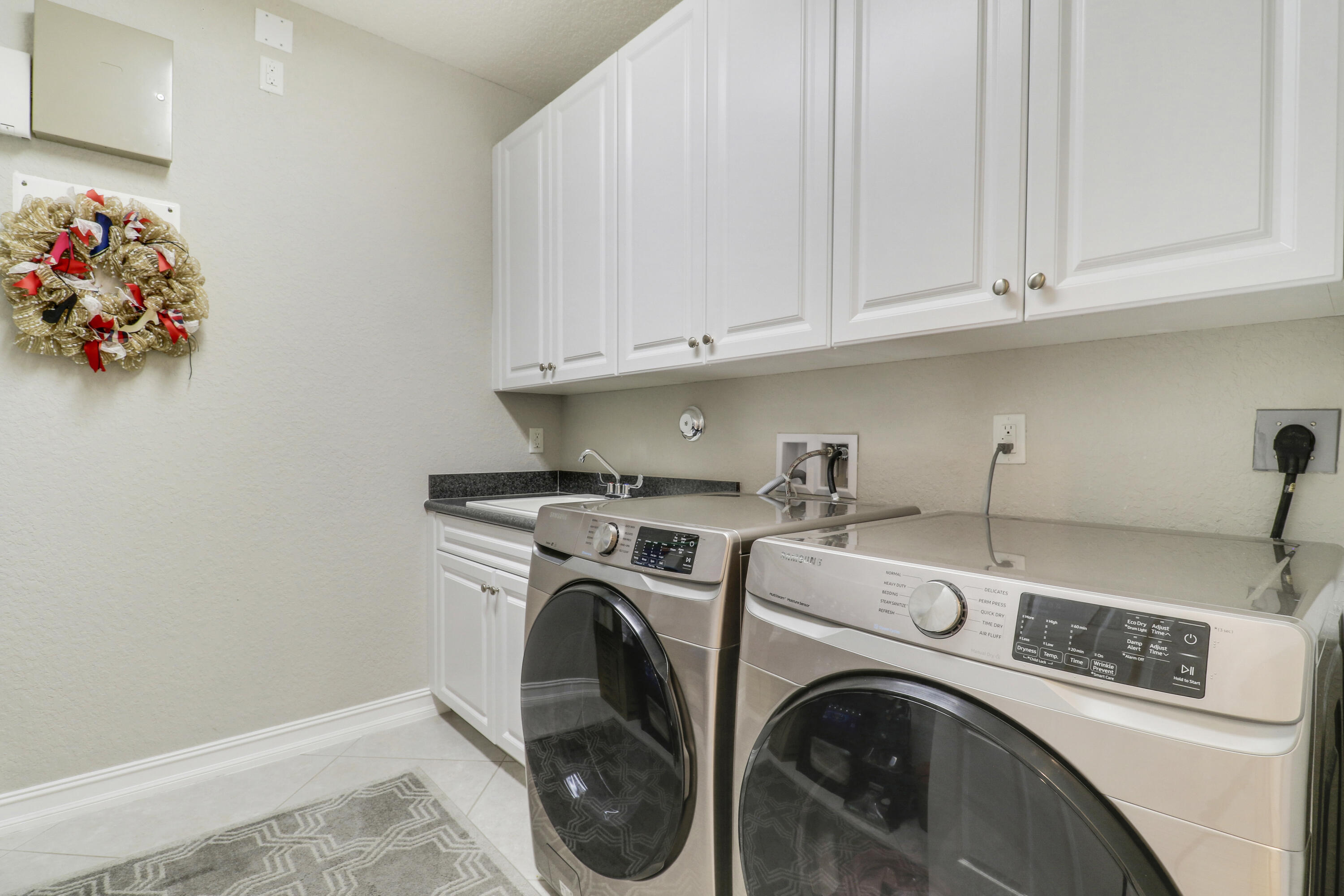 BAYHILL ESTATES - Residential