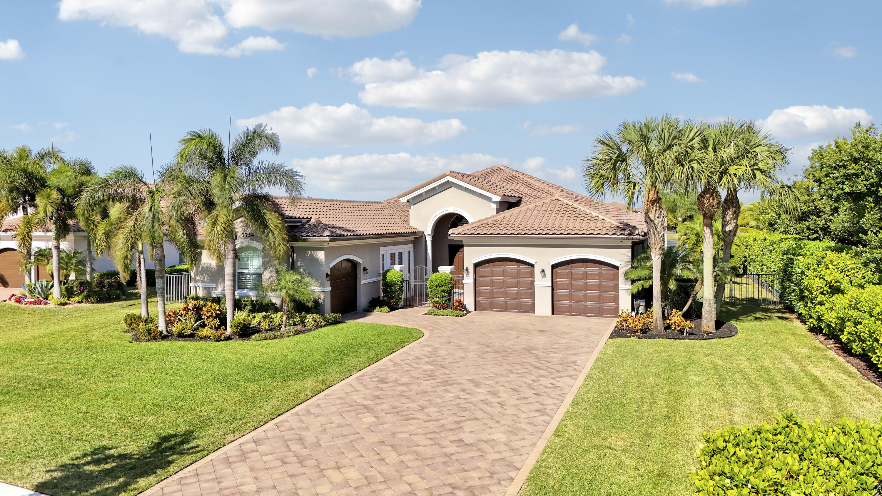 BAYHILL ESTATES - Residential