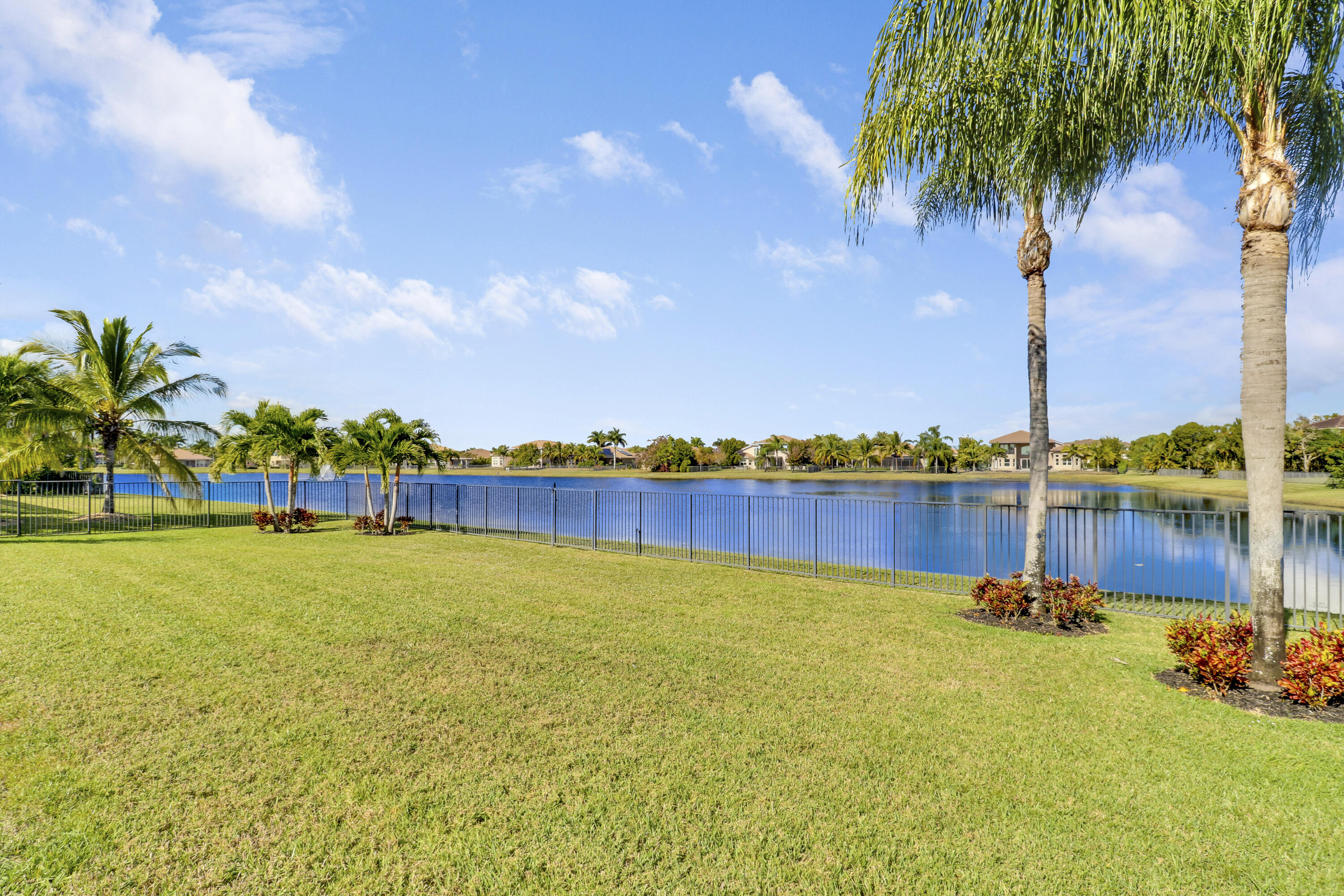 BAYHILL ESTATES - Residential