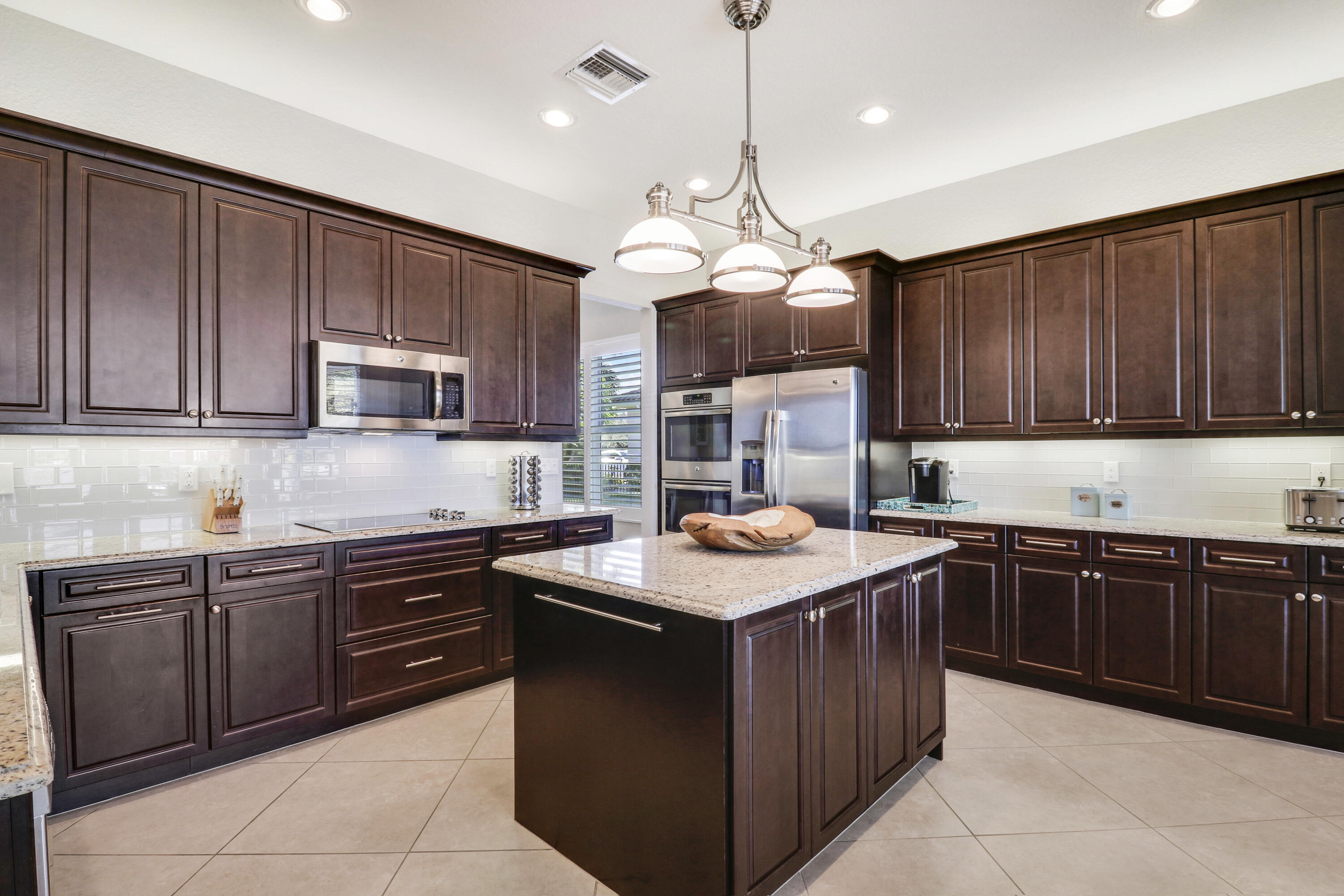 BAYHILL ESTATES - Residential