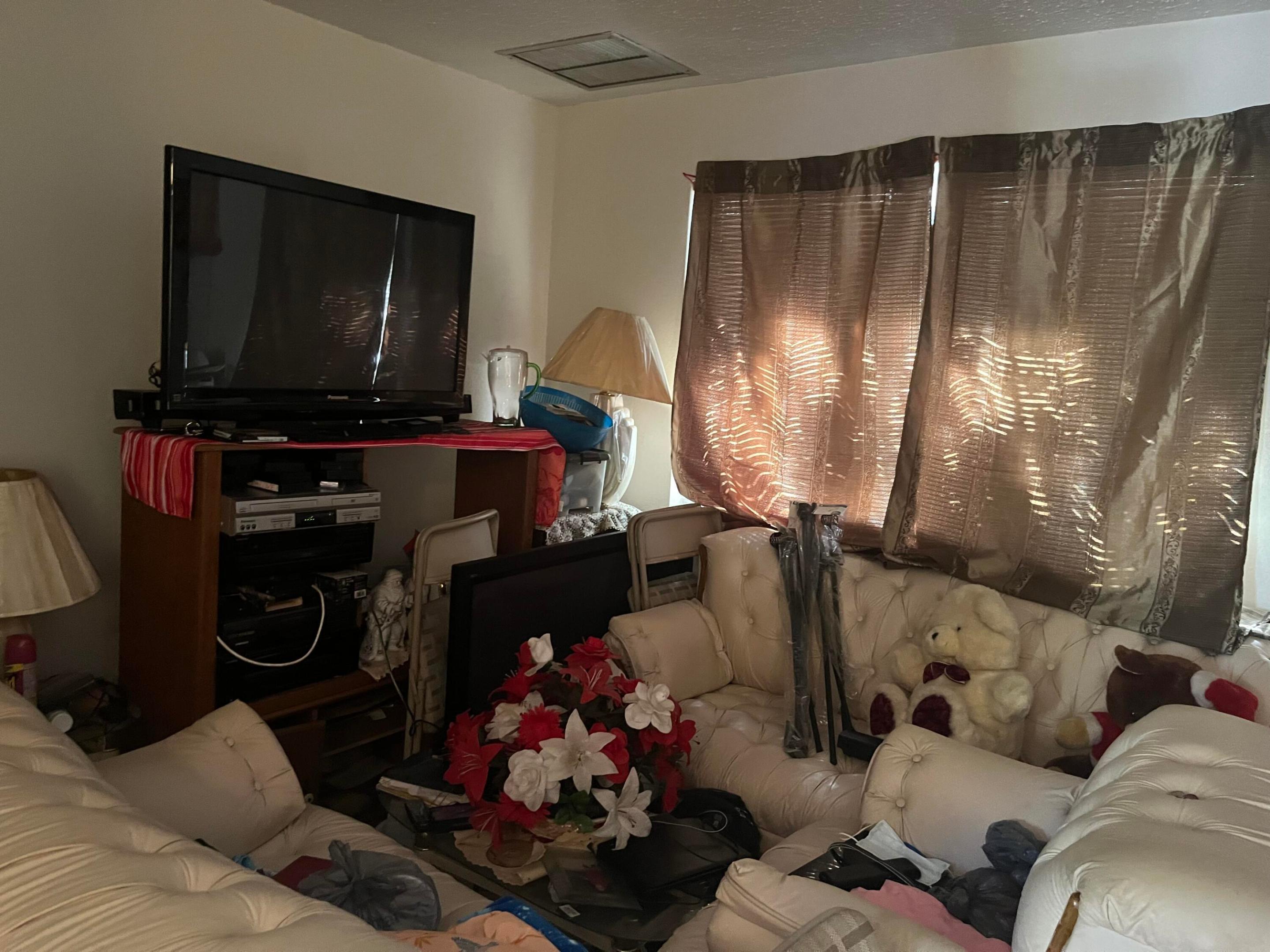LAKE WORTH TOWN OF - Residential Income