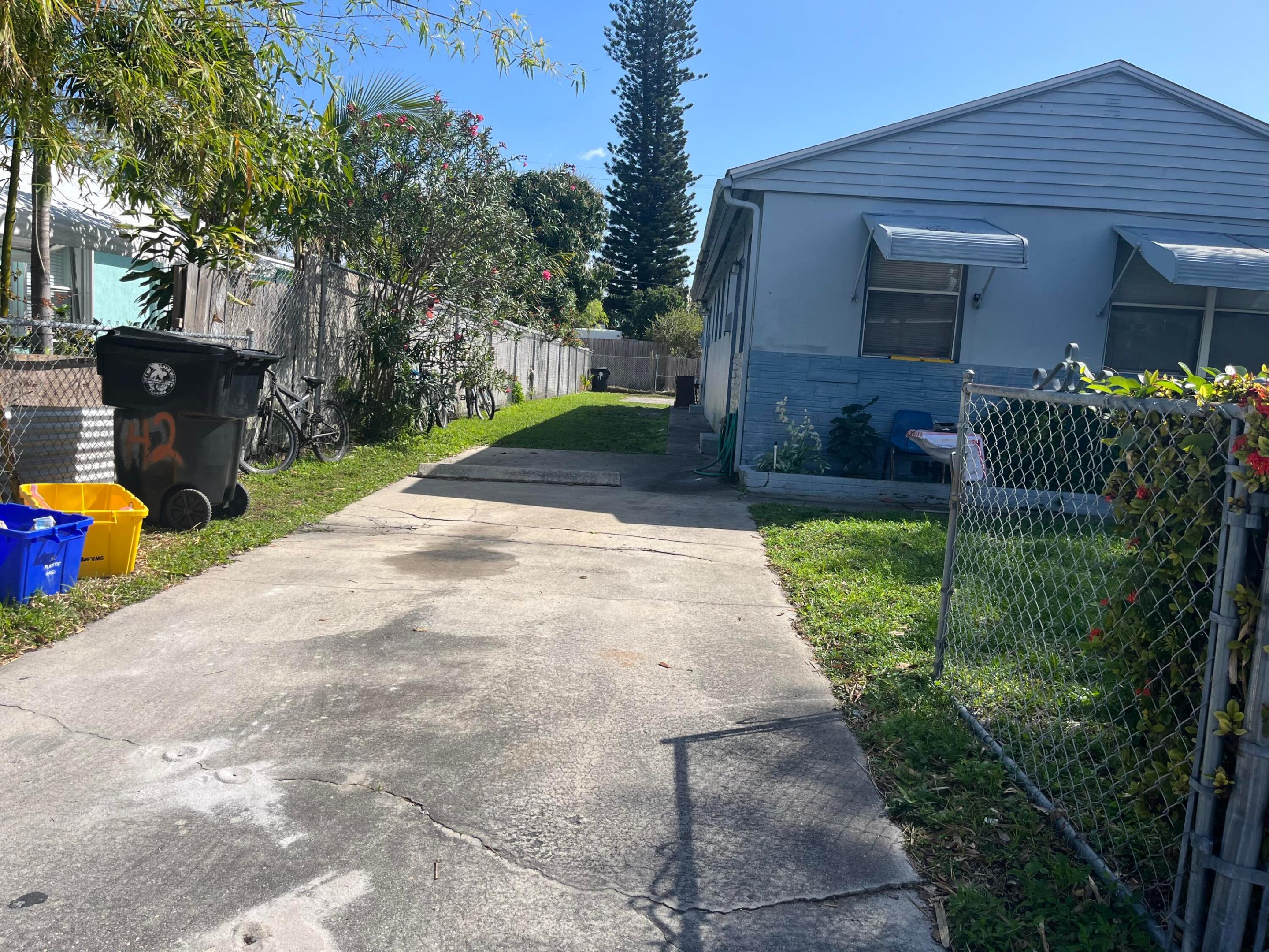 LAKE WORTH TOWN OF - Residential Income