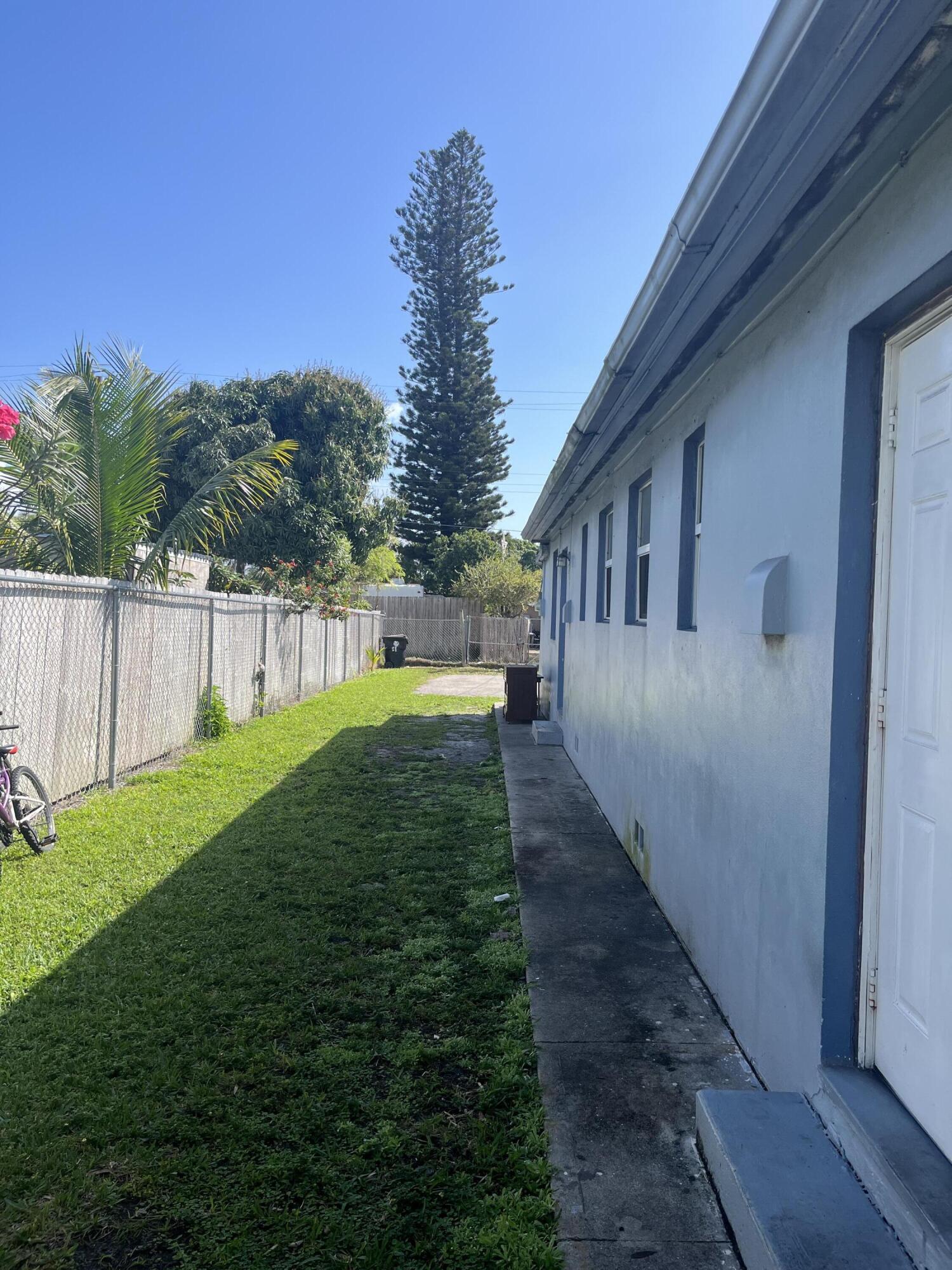 LAKE WORTH TOWN OF - Residential Income