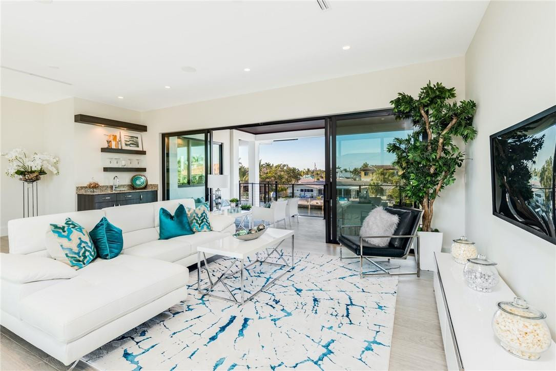 Lighthouse Point 6th Sec - Residential