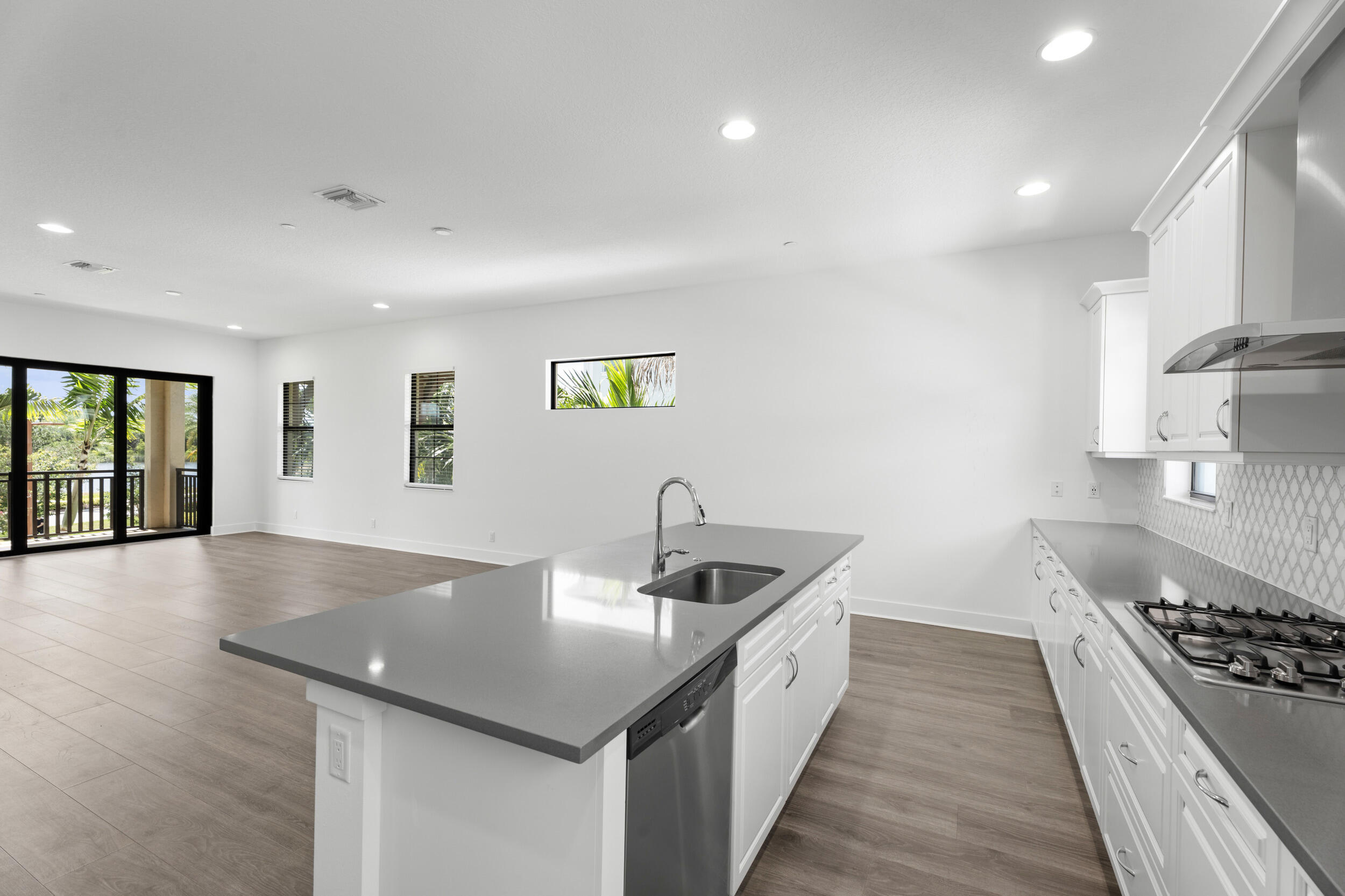 ALTON NEIGHBORHOOD - Residential