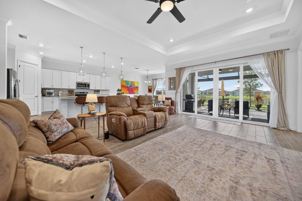 REPLAT OF VERANDA PRESERVE EAST - Residential