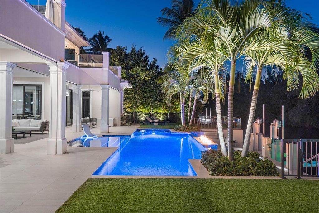 ROYAL PALM YACHT & COUNTRY CLUB - Residential