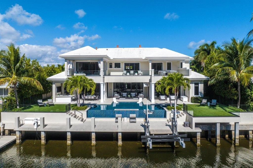 ROYAL PALM YACHT & COUNTRY CLUB - Residential