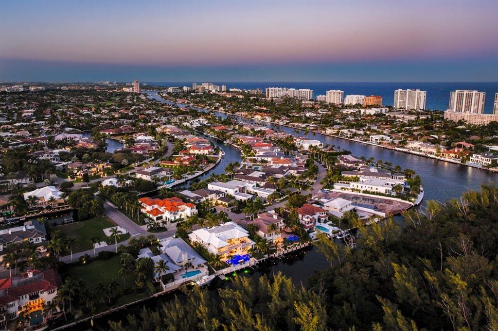 ROYAL PALM YACHT & COUNTRY CLUB - Residential