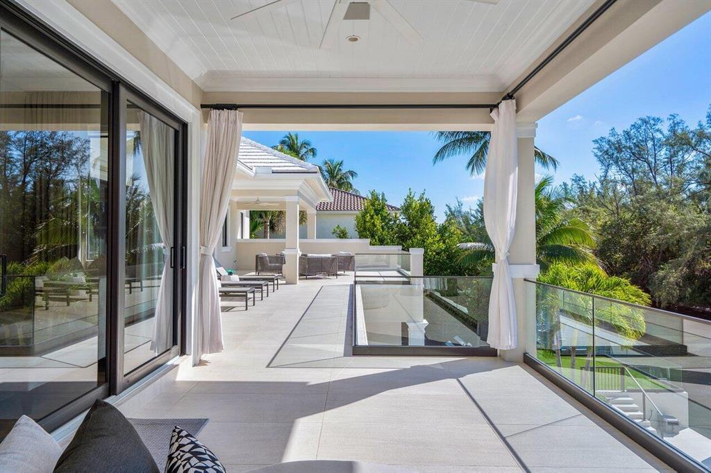 ROYAL PALM YACHT & COUNTRY CLUB - Residential