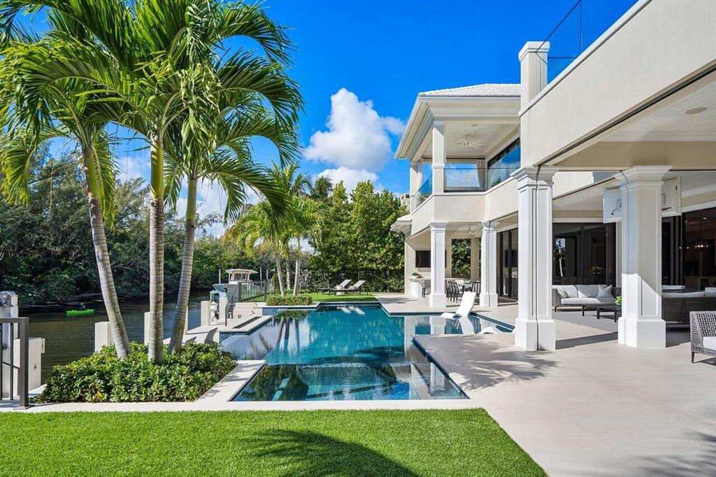 ROYAL PALM YACHT & COUNTRY CLUB - Residential