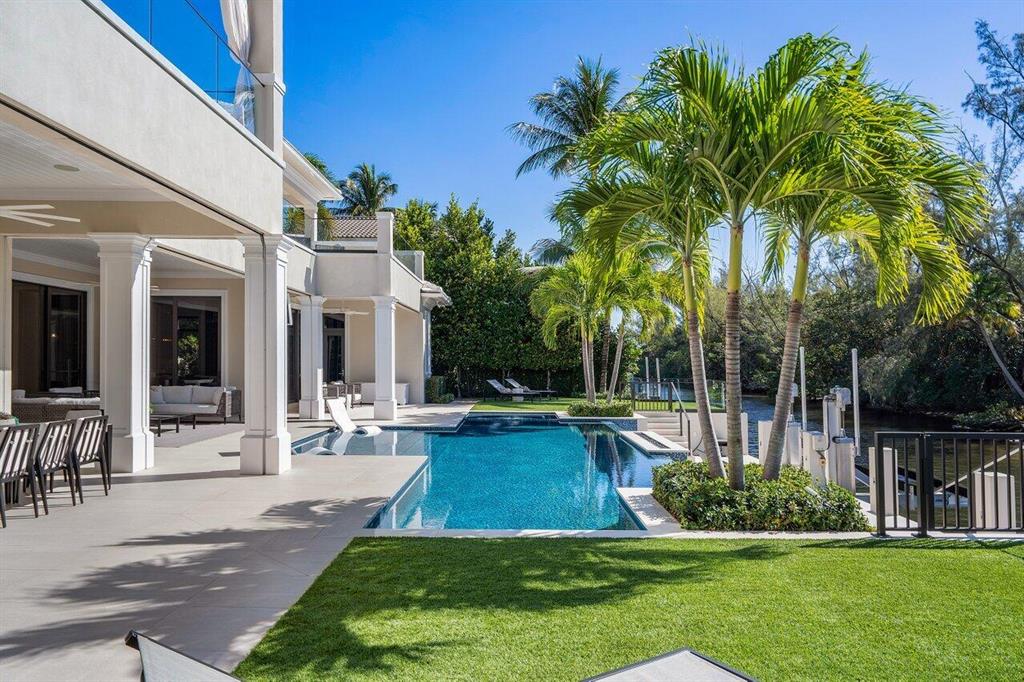 ROYAL PALM YACHT & COUNTRY CLUB - Residential