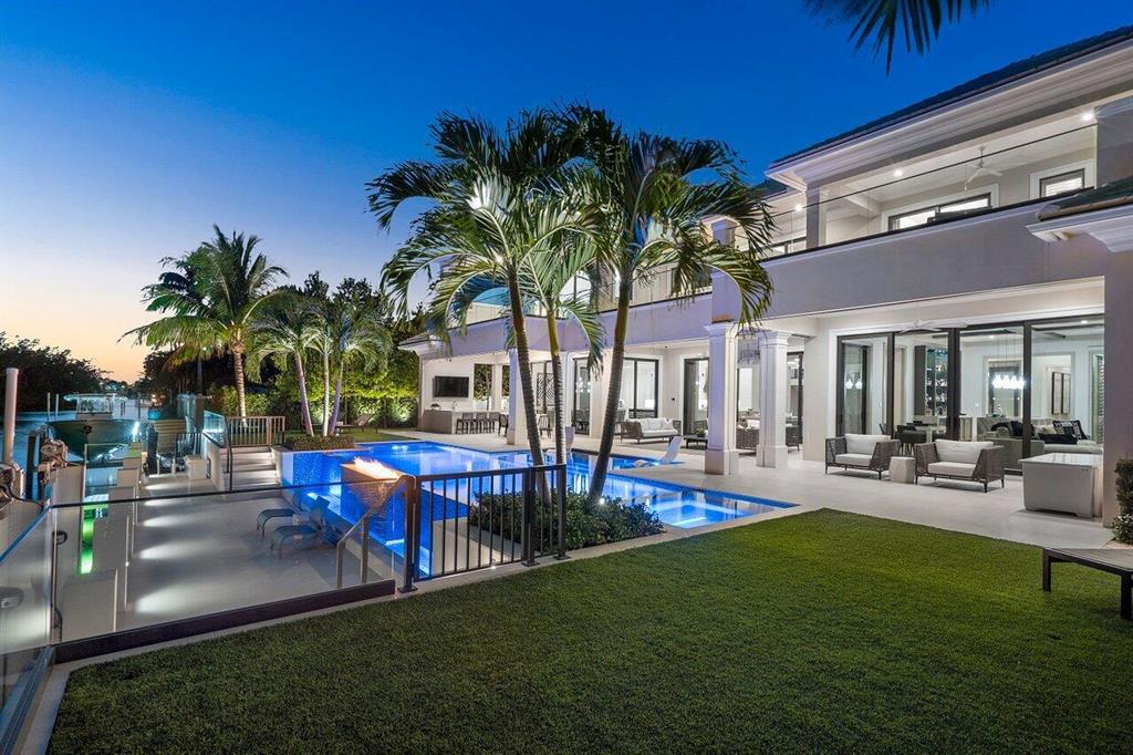 ROYAL PALM YACHT & COUNTRY CLUB - Residential