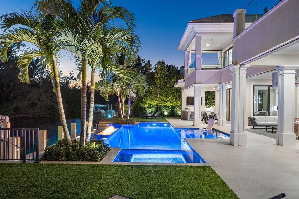 ROYAL PALM YACHT & COUNTRY CLUB - Residential