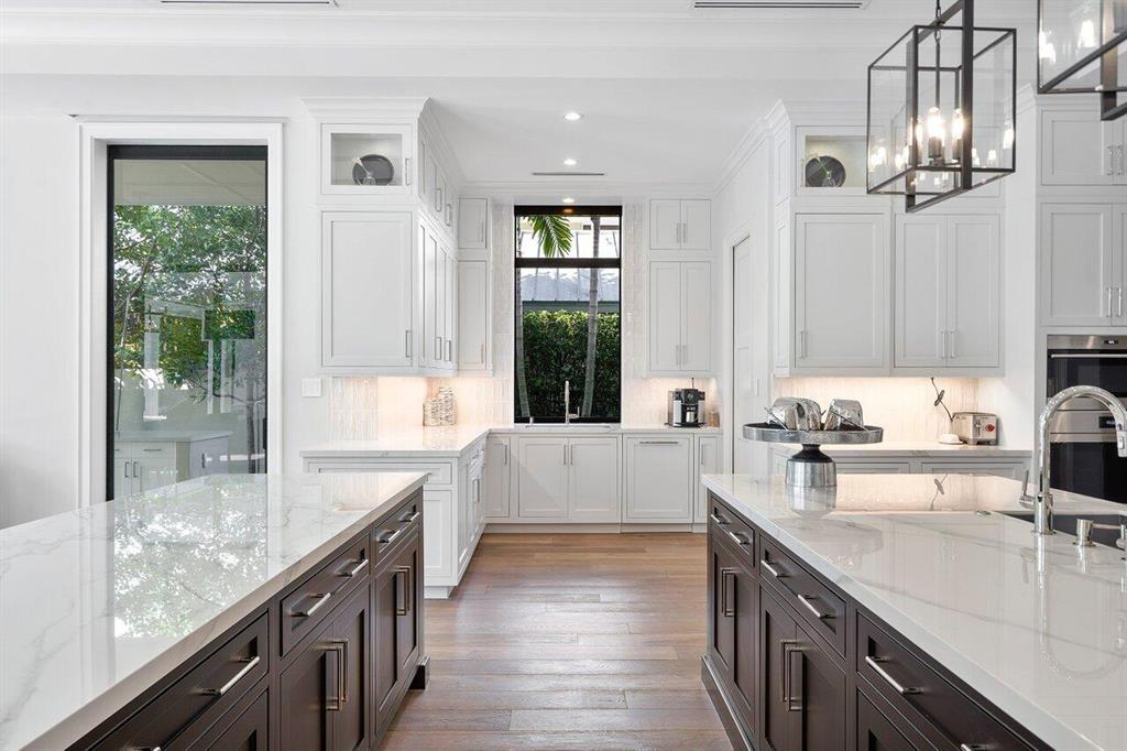 ROYAL PALM YACHT & COUNTRY CLUB - Residential