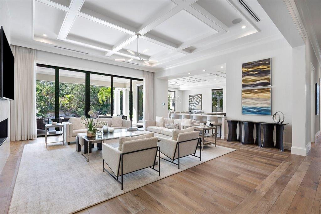 ROYAL PALM YACHT & COUNTRY CLUB - Residential