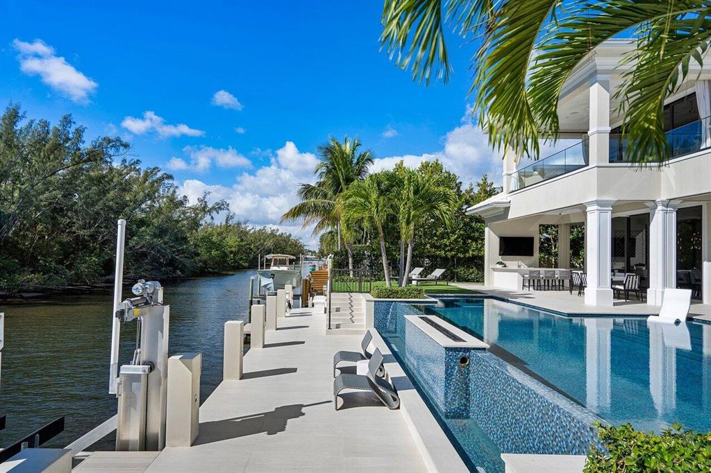 ROYAL PALM YACHT & COUNTRY CLUB - Residential