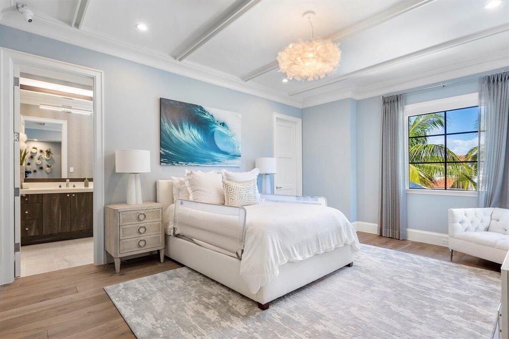 ROYAL PALM YACHT & COUNTRY CLUB - Residential