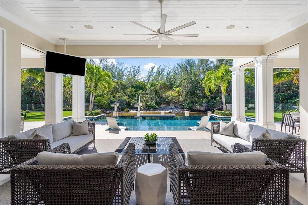 ROYAL PALM YACHT & COUNTRY CLUB - Residential