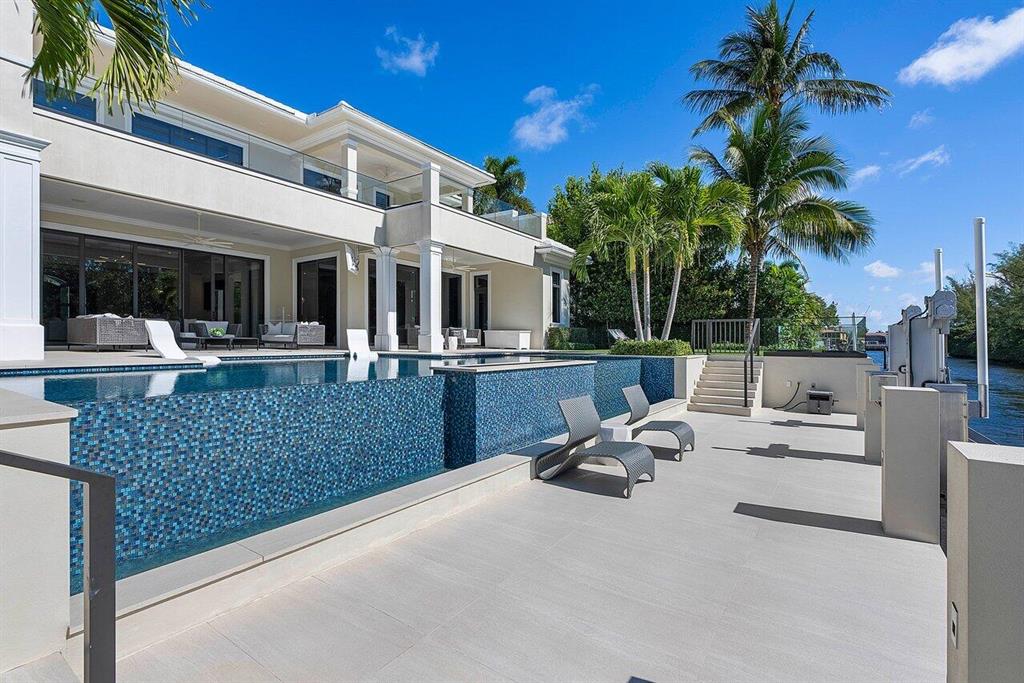 ROYAL PALM YACHT & COUNTRY CLUB - Residential