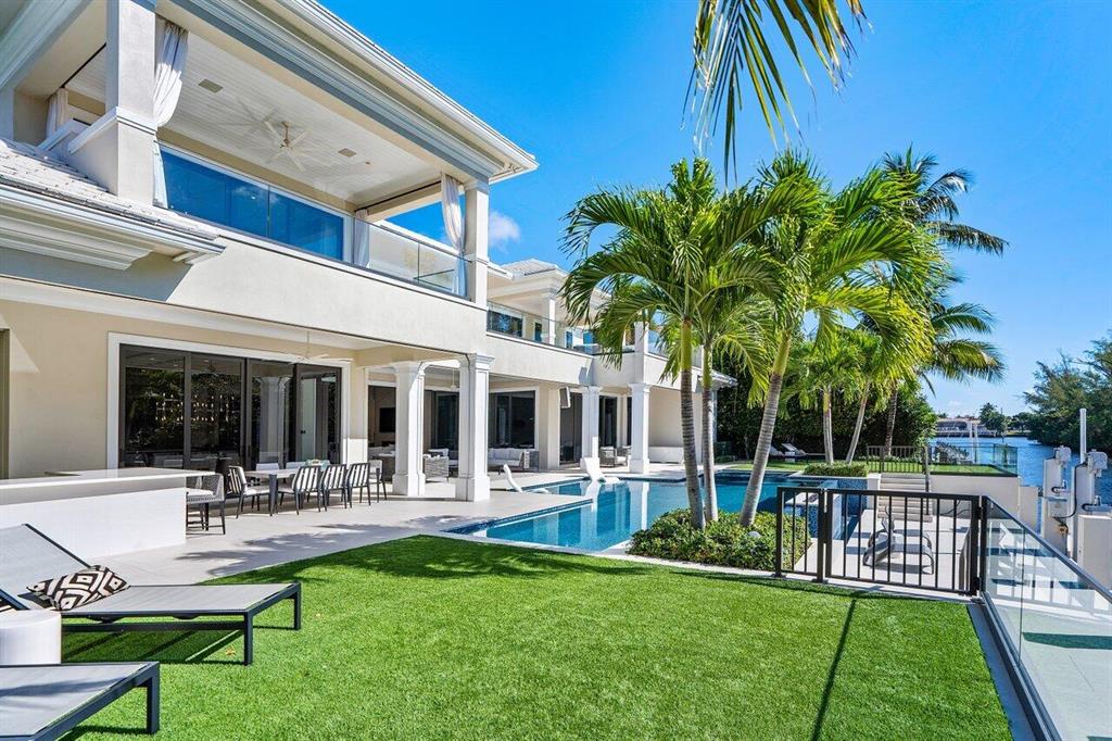 ROYAL PALM YACHT & COUNTRY CLUB - Residential