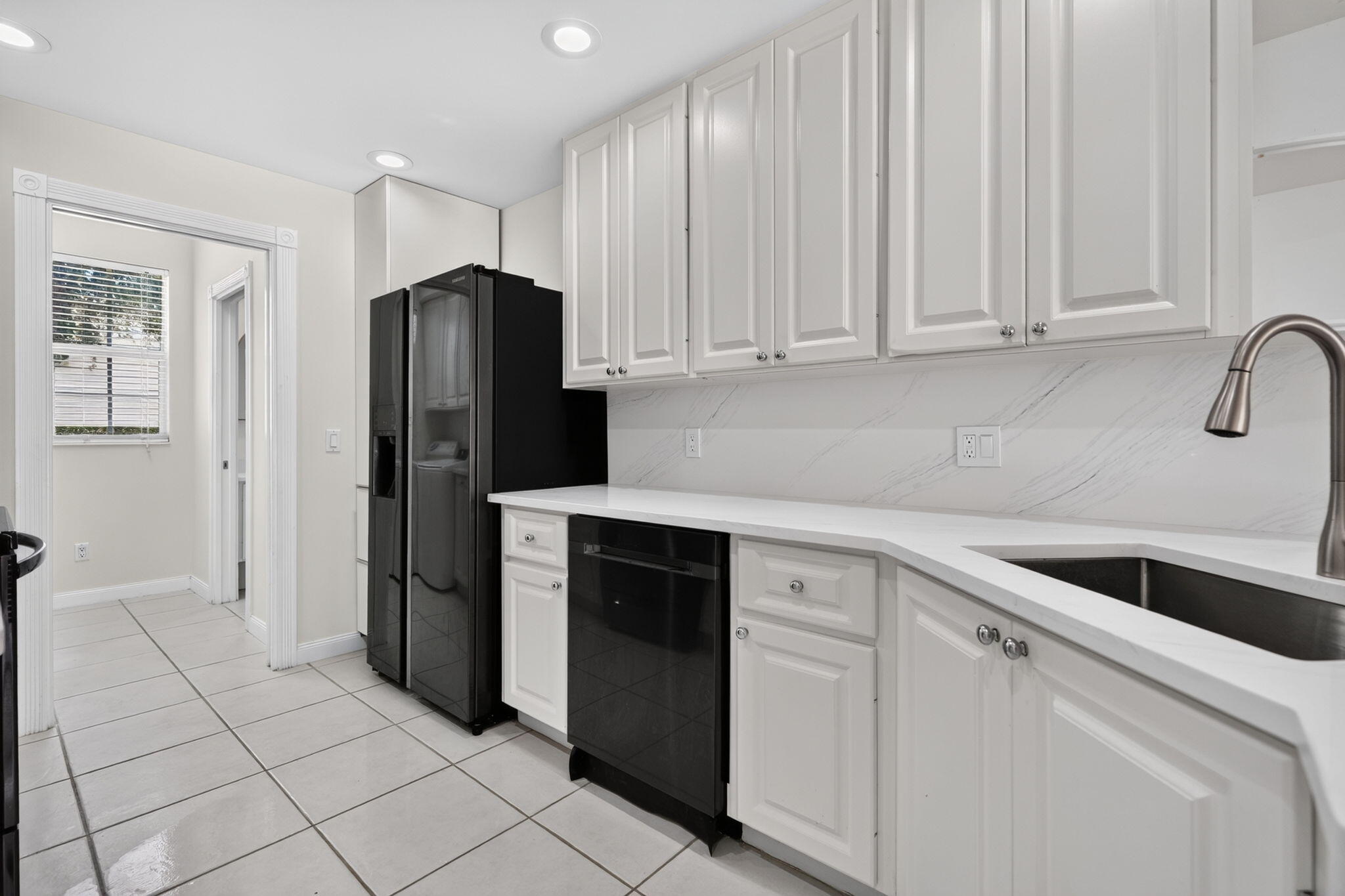 CATALINA LAKES - Residential Lease