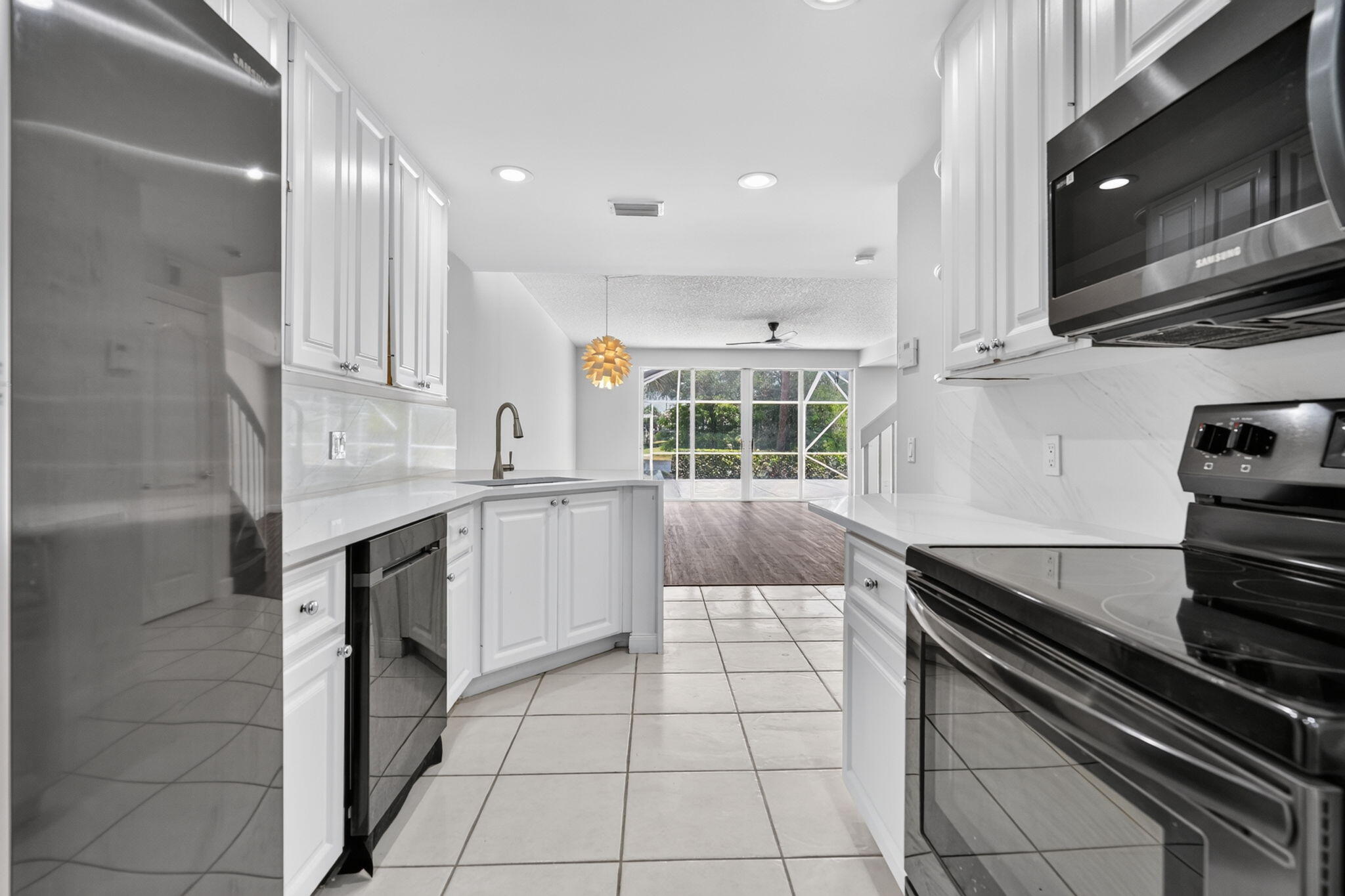CATALINA LAKES - Residential Lease